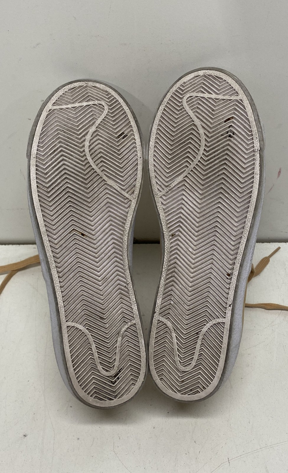 Nike Blazer Mid ’77 Premium Women Sneakers Size 9 US