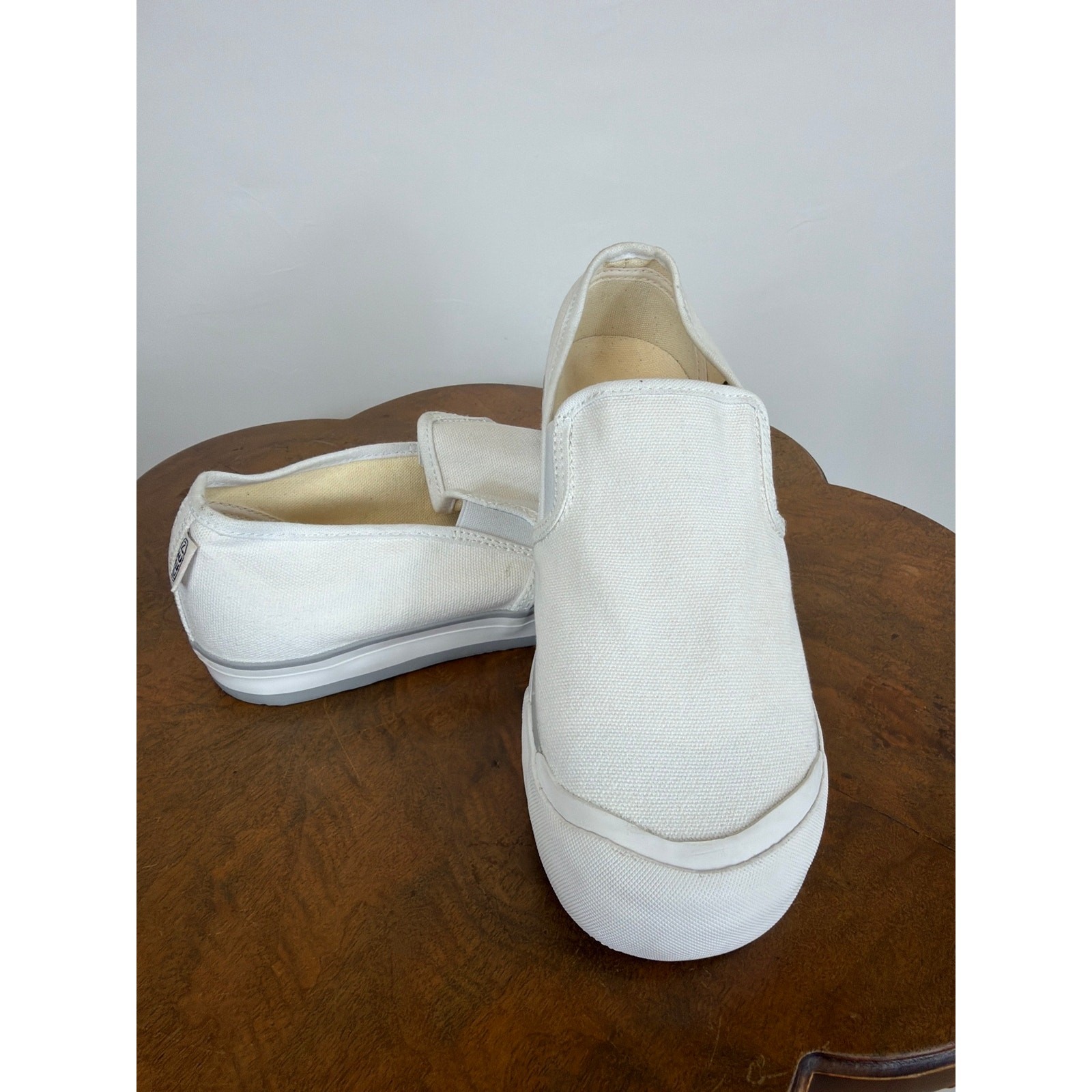 Keen White Canvas Slip On Shoes Rubber Toe Cap Round Toe Size 10 Made in Mexico
