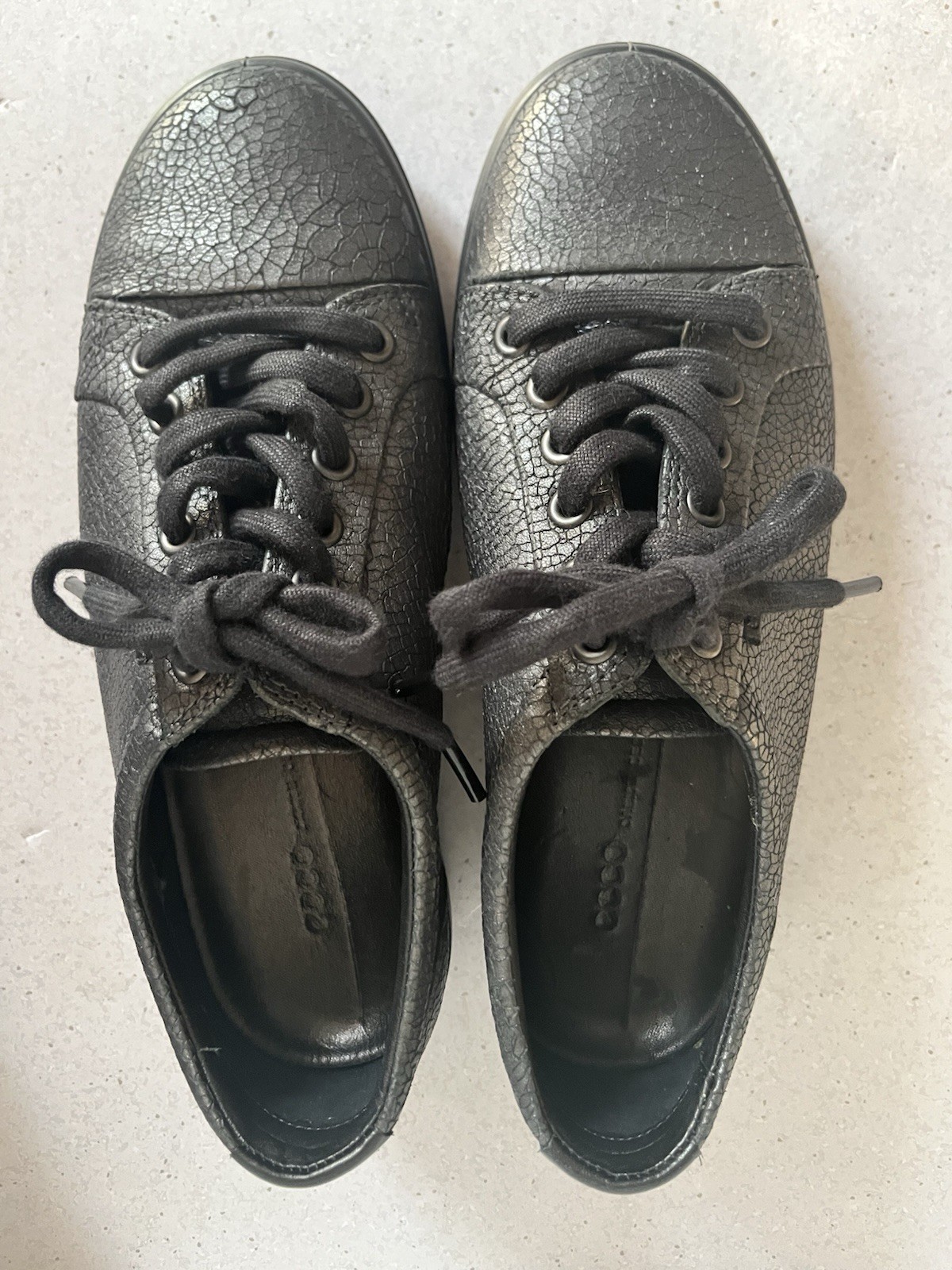 Ecco Shoes Women’s 6 Black Crinkle Leather Sneaker Lace Tie Casual Soft Comfort