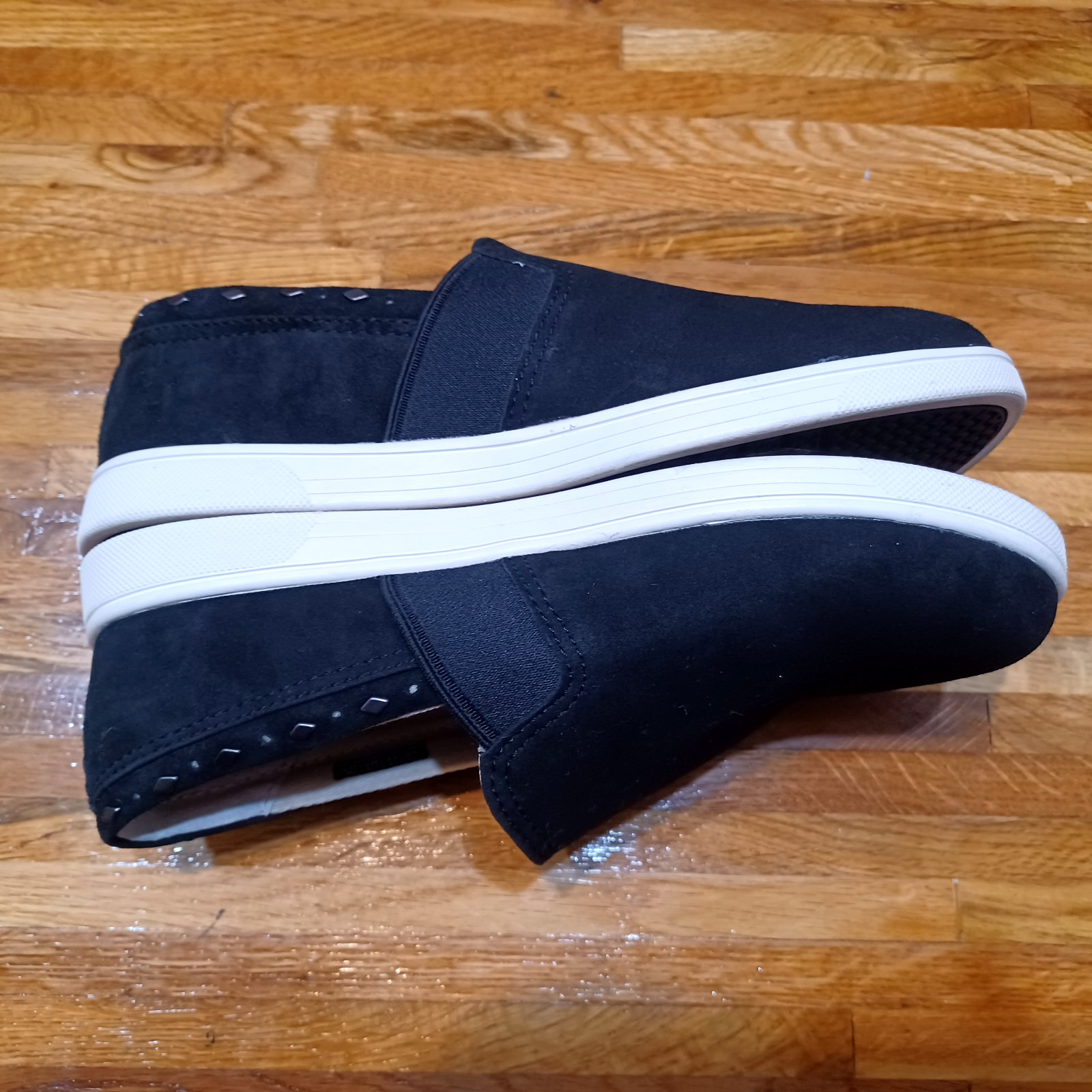 Spenco Santa Barbara Women’s Size 6 D Sneakers Rivet Slip-On Suede Shoes