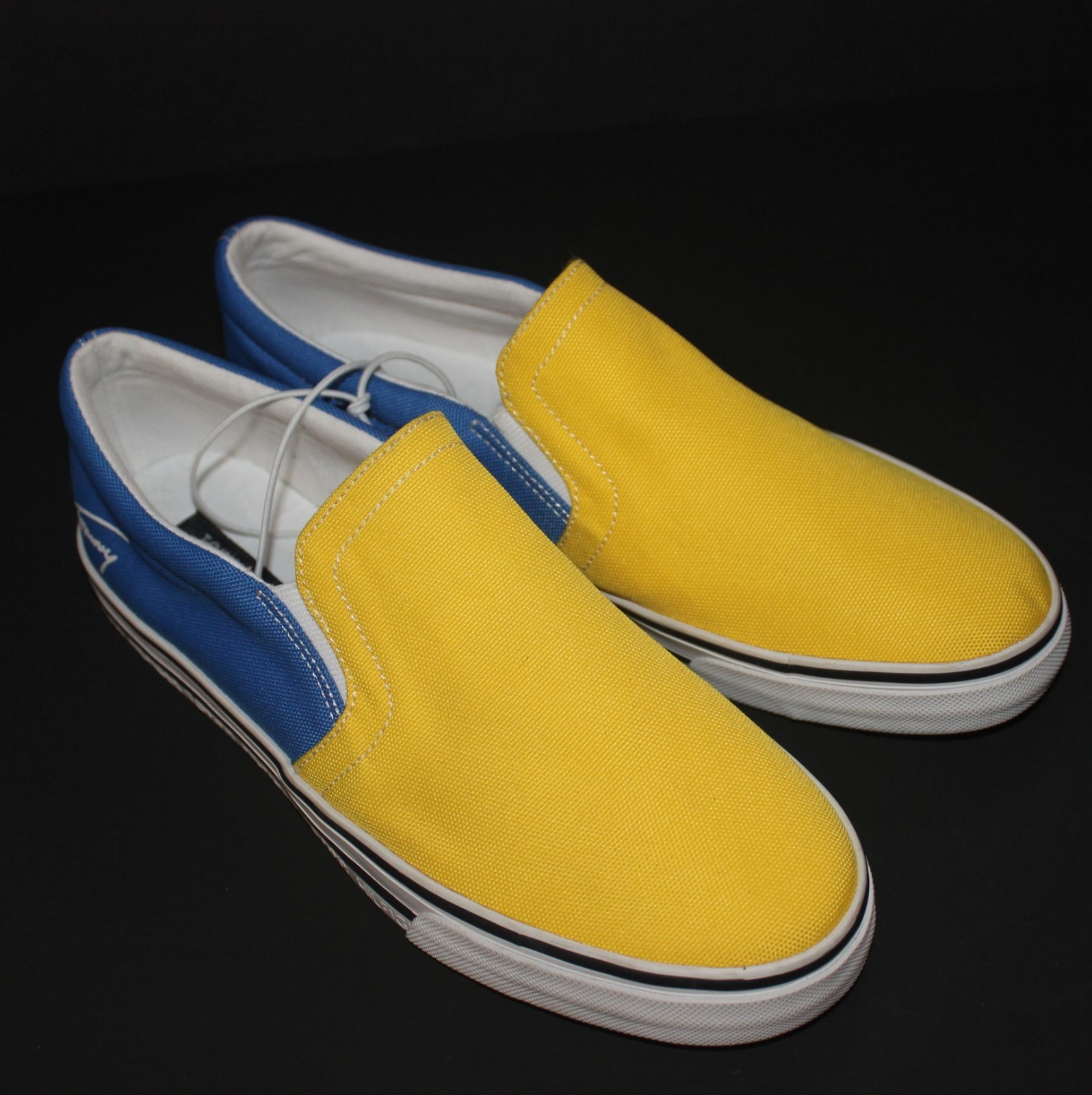 Tommy Hilfiger NWOB Canvas slip on in Yellow/ Blue Sz 8M