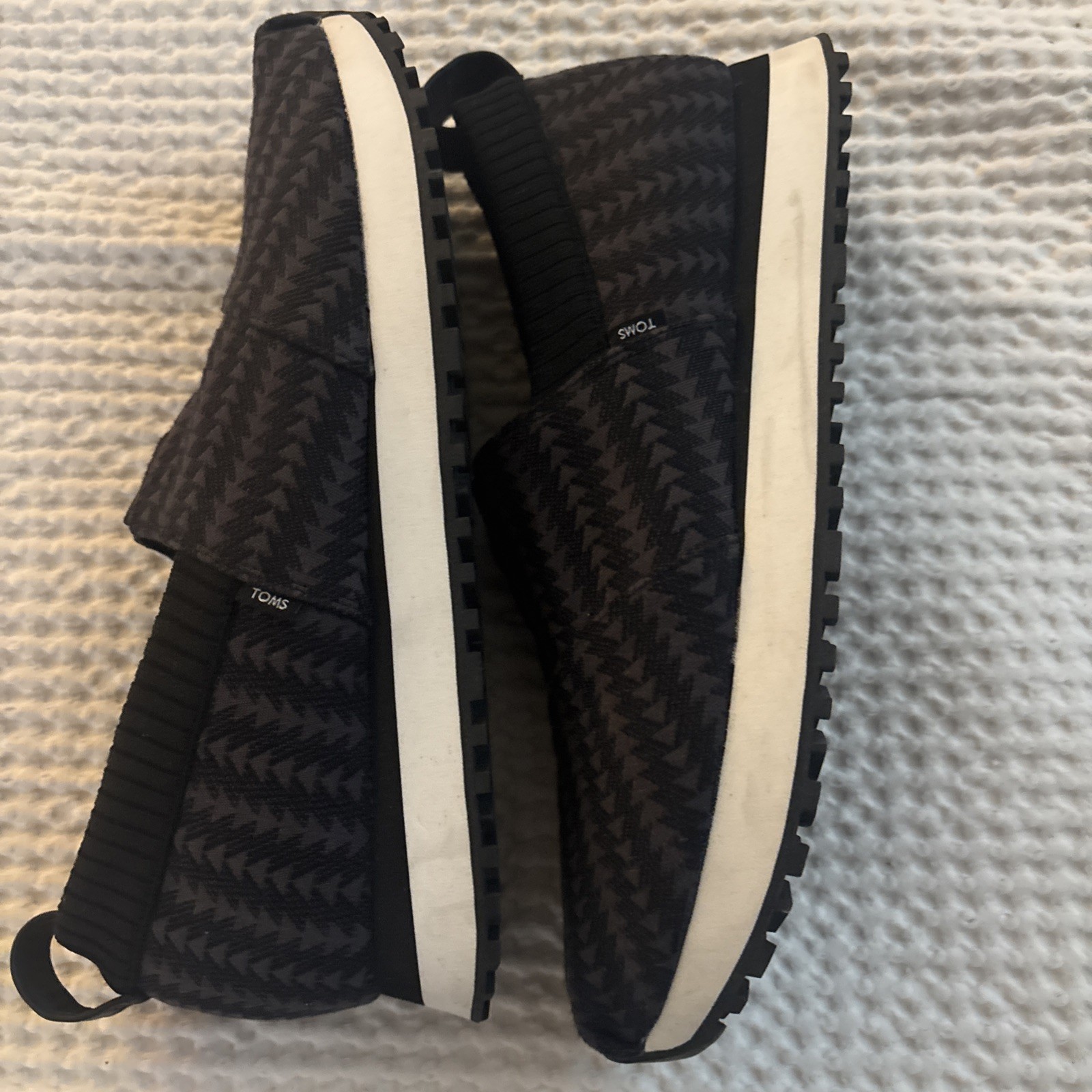Toms Women’s Resident 2.0, Black,Slip-On Sneakers Size 10 Brand New No Box
