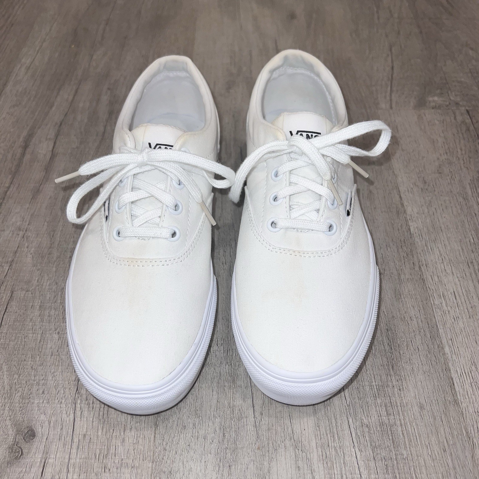Vans Shoes Women Doheny Triple White Size 8.5 Sneakers Lace Up Skateboarding