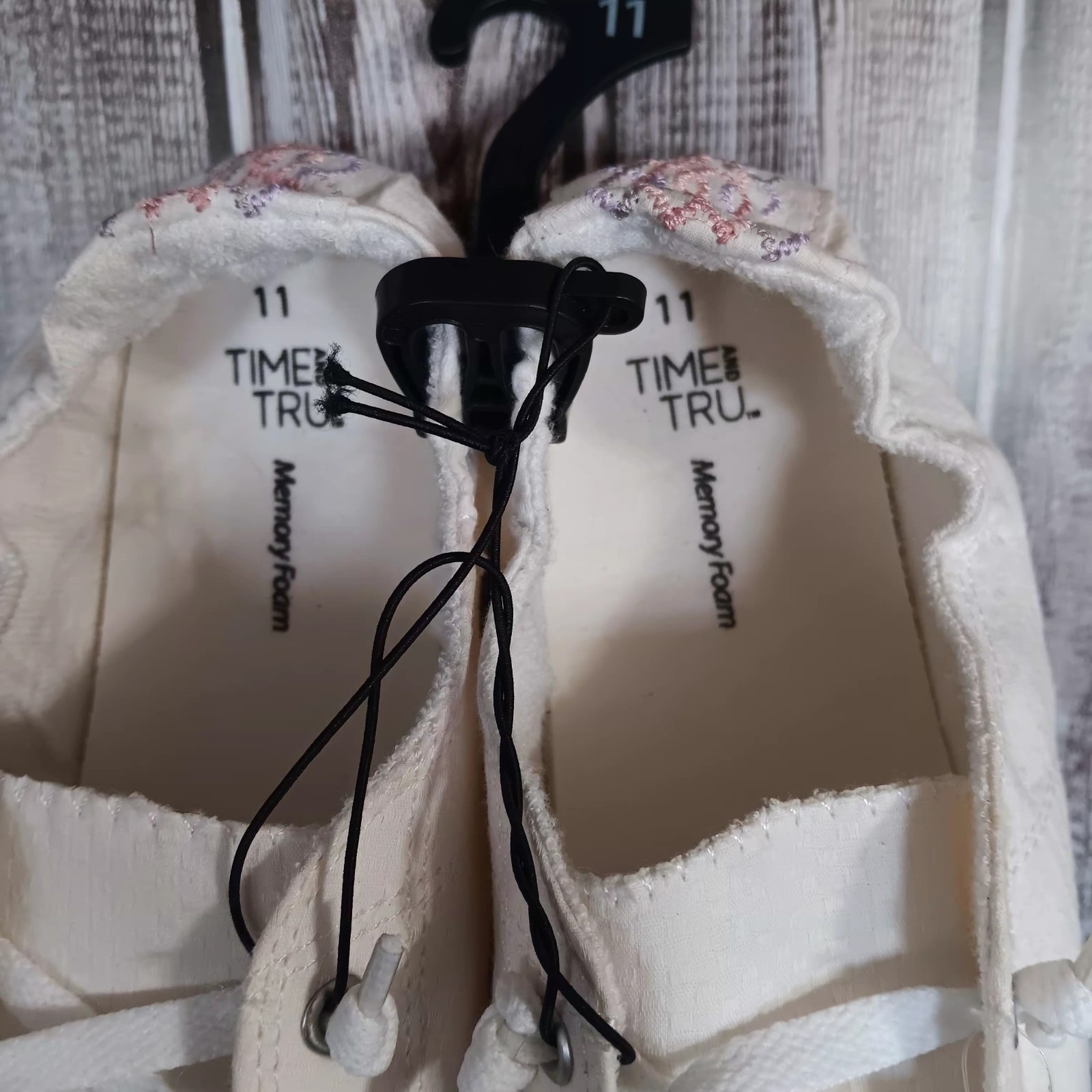 Time And Tru Women’s Size 11 White Slip-on Scrunchback Shoes Embroidered