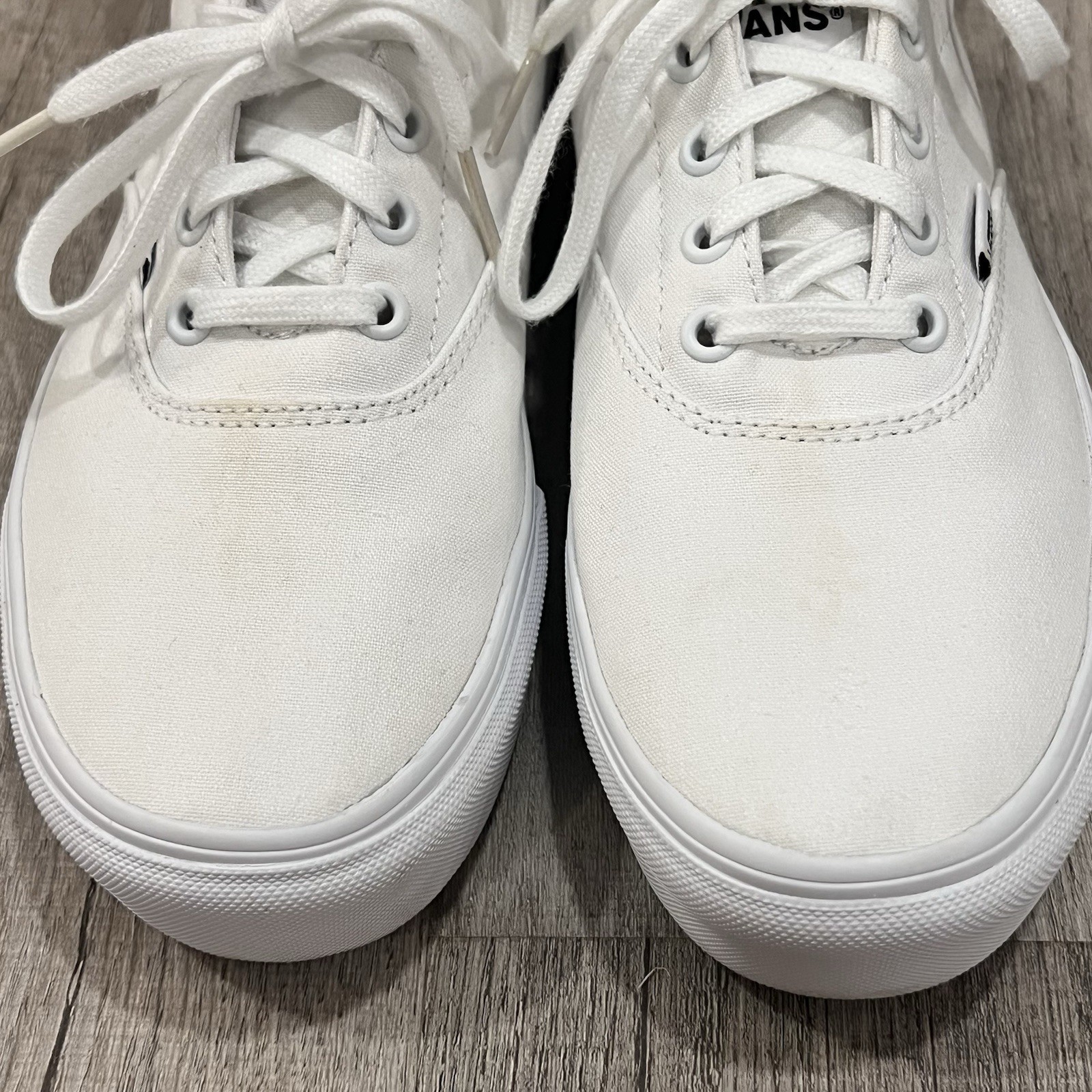 Vans Shoes Women Doheny Triple White Size 8.5 Sneakers Lace Up Skateboarding