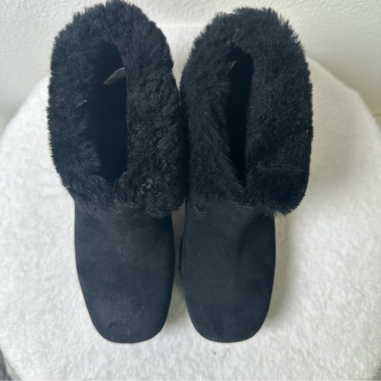 UGG Thebes Black Suede Clog Wooden Bootie Mules with Faux Fur Trim Size 5