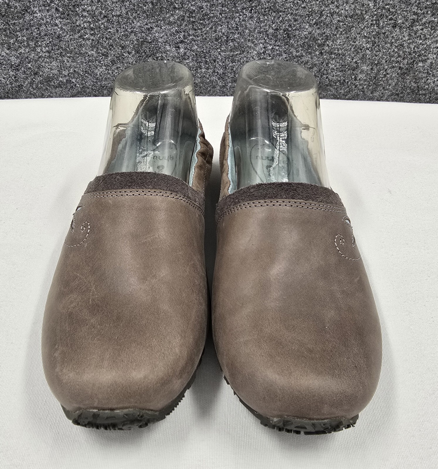 Ahnu Casual Shoes Womens 7 Leather Upper Slip On Gray Comfort