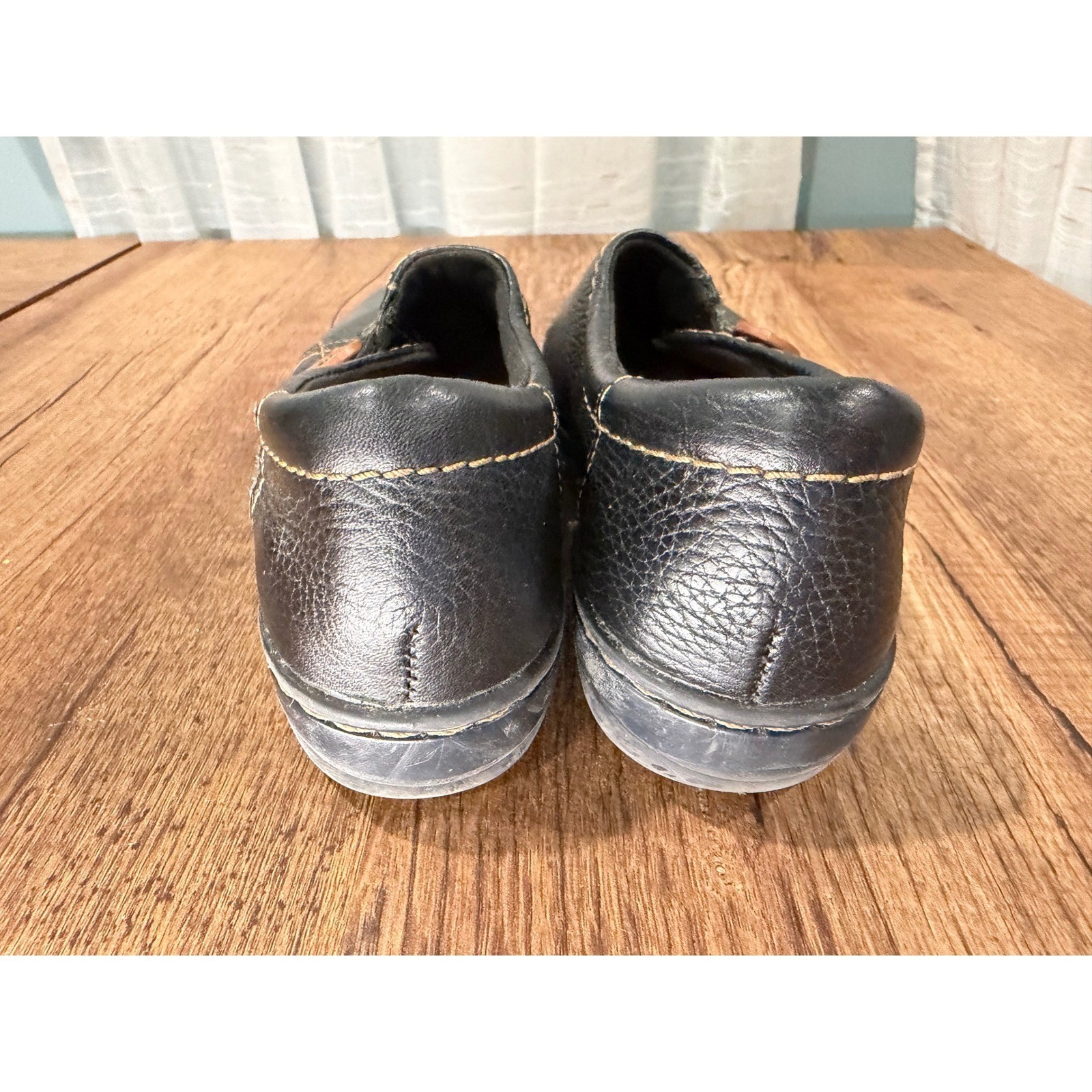 Clarks Collection Women Black Leather Button Slip On Shoes Comfort Size 6.5