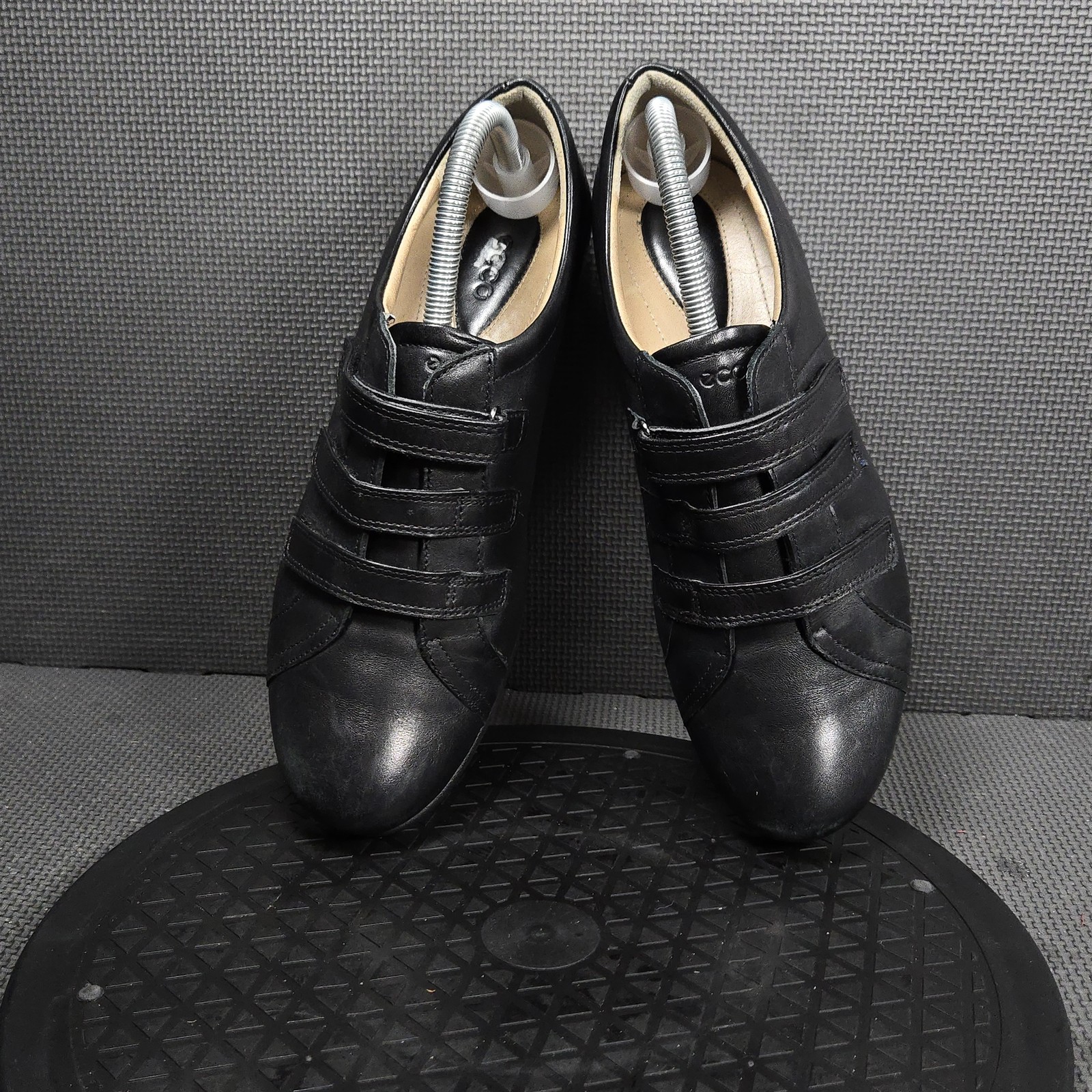 ECCO Shoes Womens Size 9.5 Black Leather Hook Loop Walking Comfort Sneakers