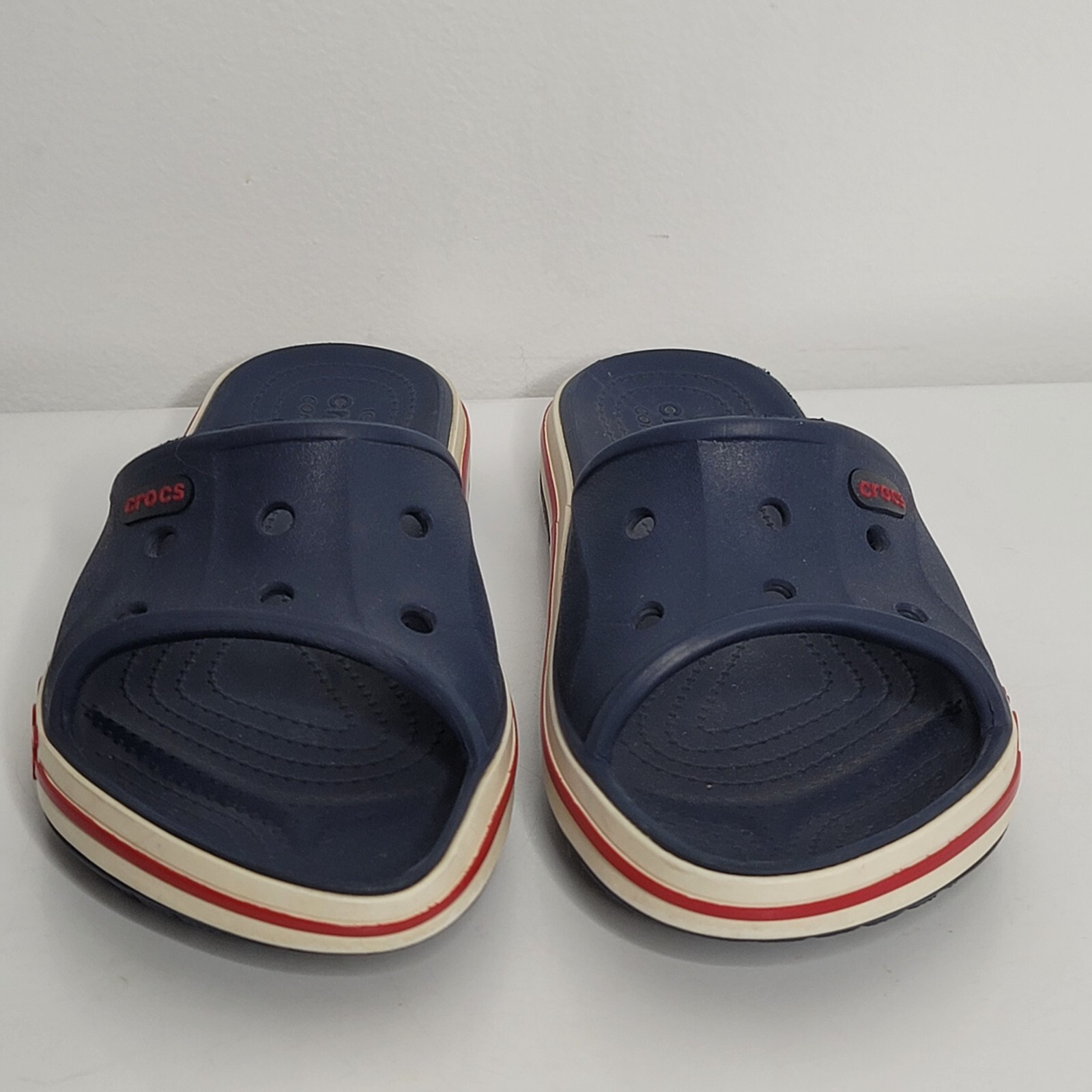 CROCS Bayaband Slide Unisex Sandals Mens 7 / Womens 9 Navy Blue Red Stripe