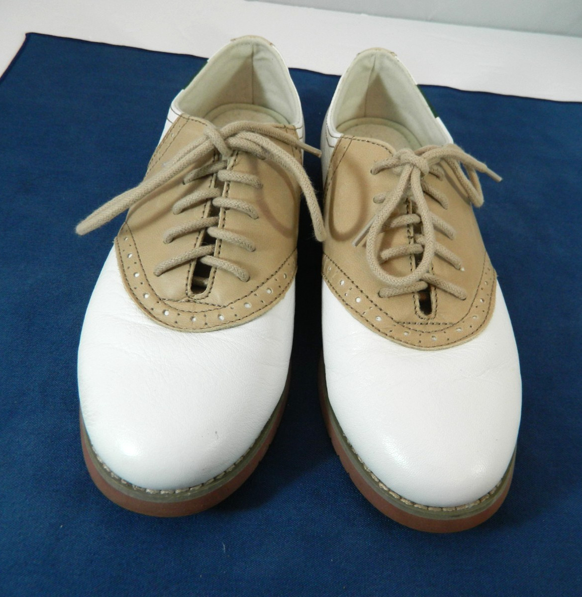 Eastland Sadie Women’s Size 6 Saddle Shoes Leather Oxford White Brown 3331
