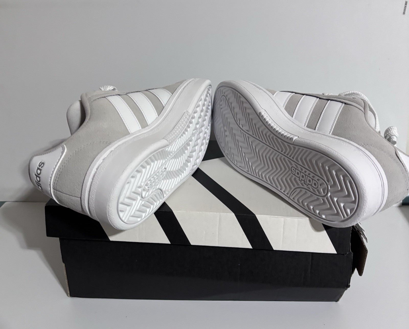 Women’s Adidas Grand Court Alpha 00s 7.5 Grey