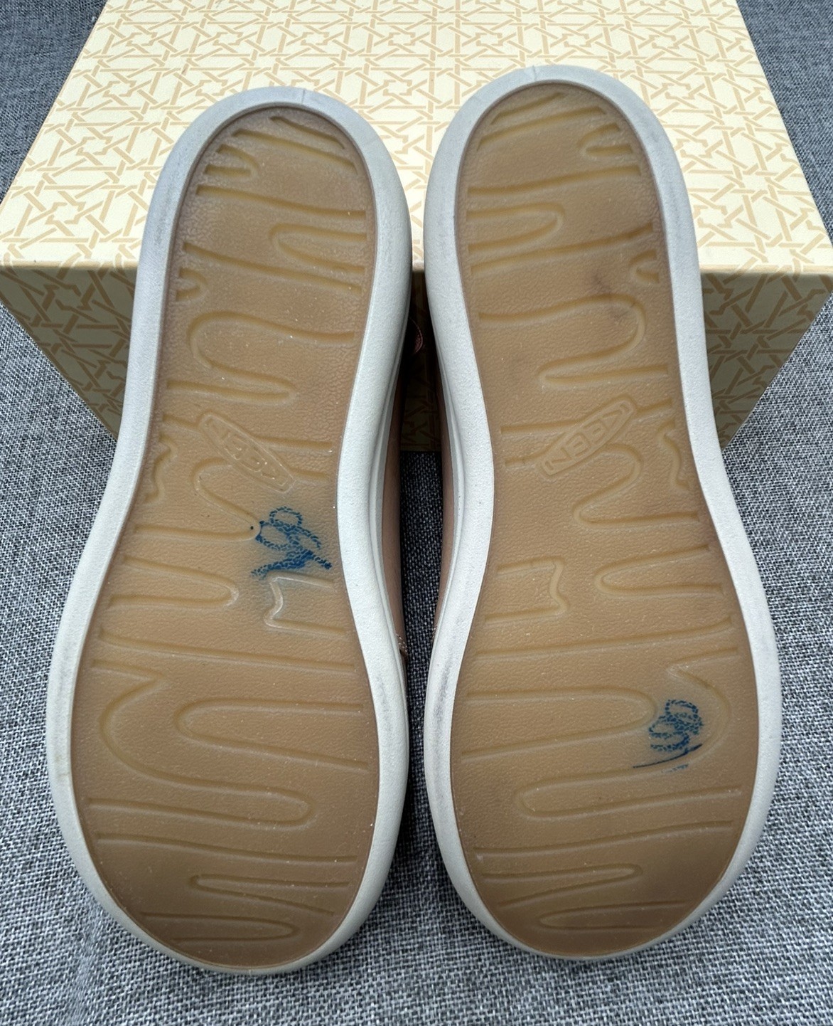 KEEN Lorelai II Women’s Size 8 Tan Leather Slip-On Sneakers Outdoor Hiking