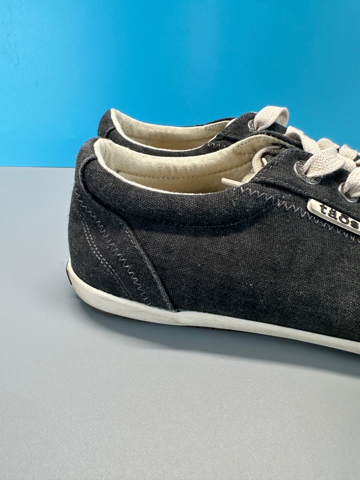 Taos Star Grey Washed Canvas Comfort Lace Up Sneakers Womens Size 9.5 Minimalist