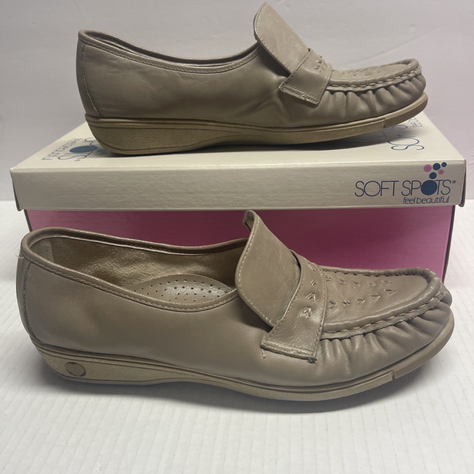 Soft Spots Venus Lite Womens Size 9 S Taupe with box
