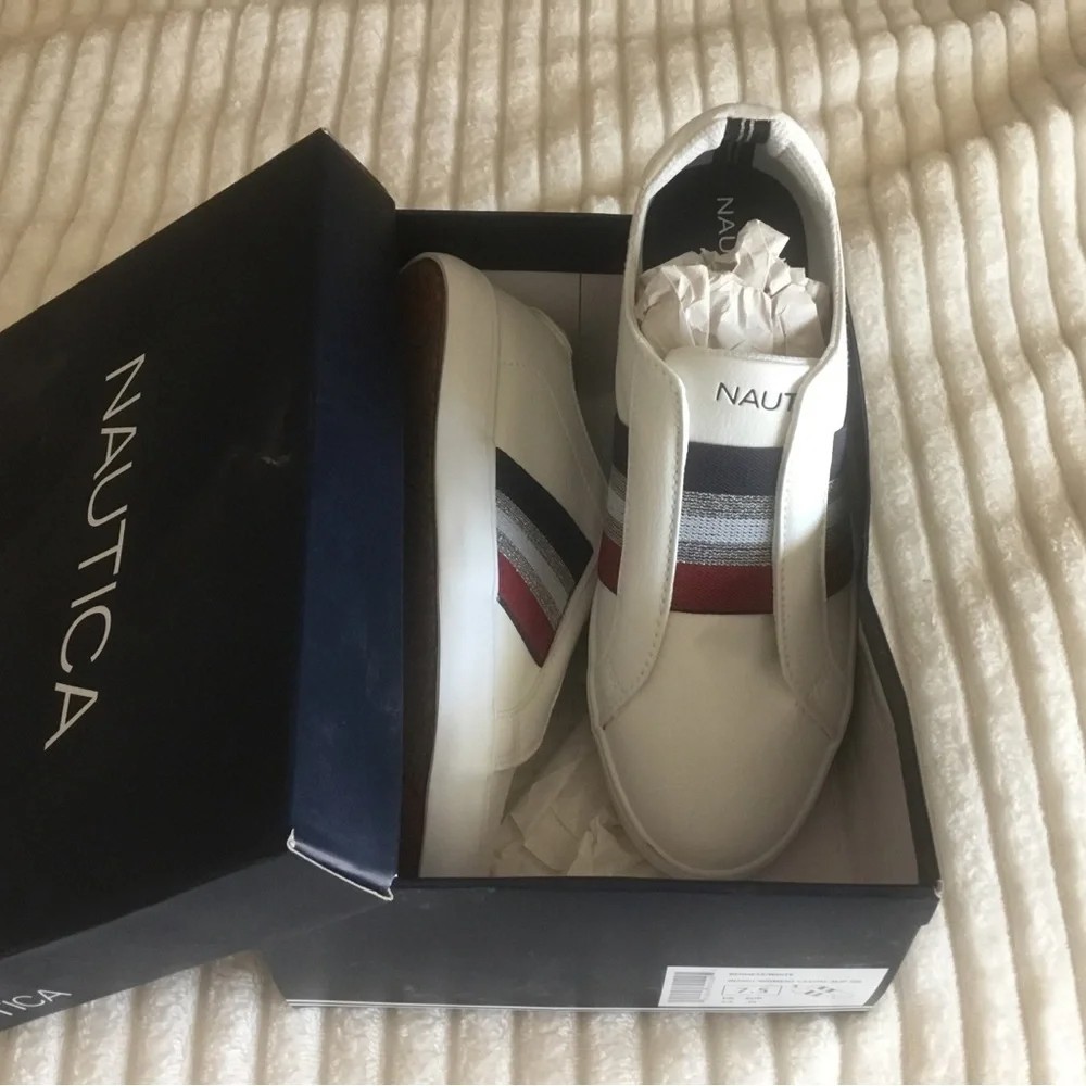 Nautica Womens Bennet 2 Stripe Slip On Sneakers Size 9