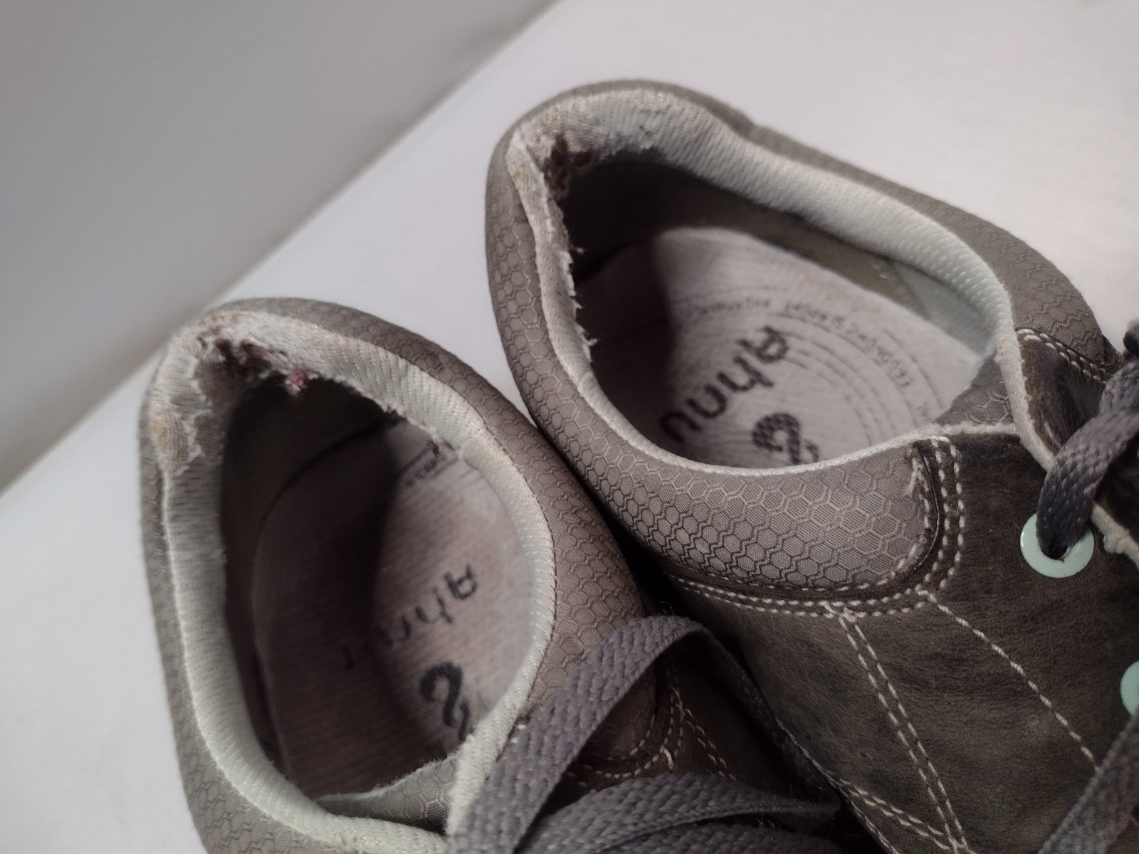 Ahnu Taraval Leather Athletic Sneakers Gray Lace-Up Walking Shoes 10 Gray Z