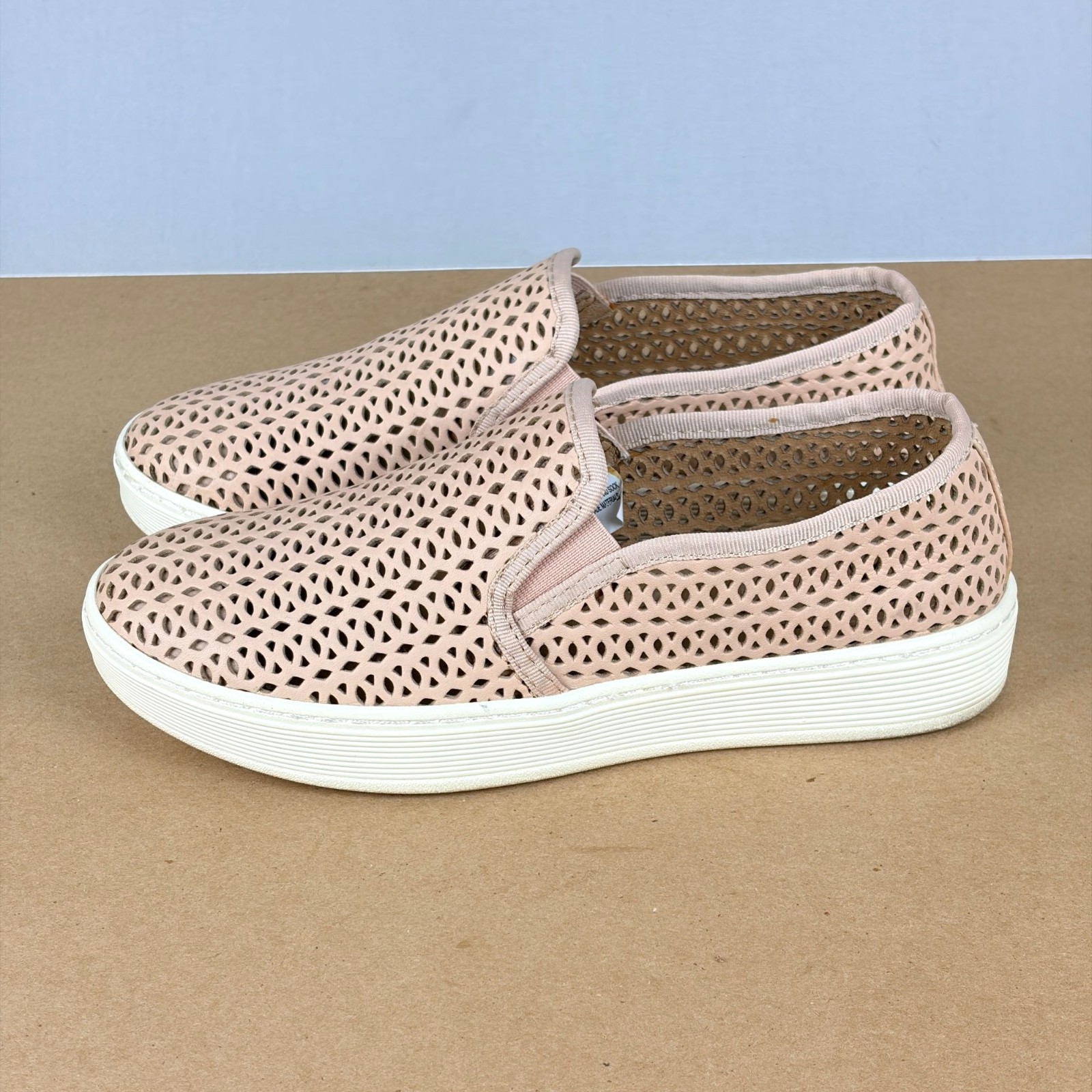 Sofft Somers II Leather Slip On Sneakers Womens 6 Tan Laser Cut Casual Comfort