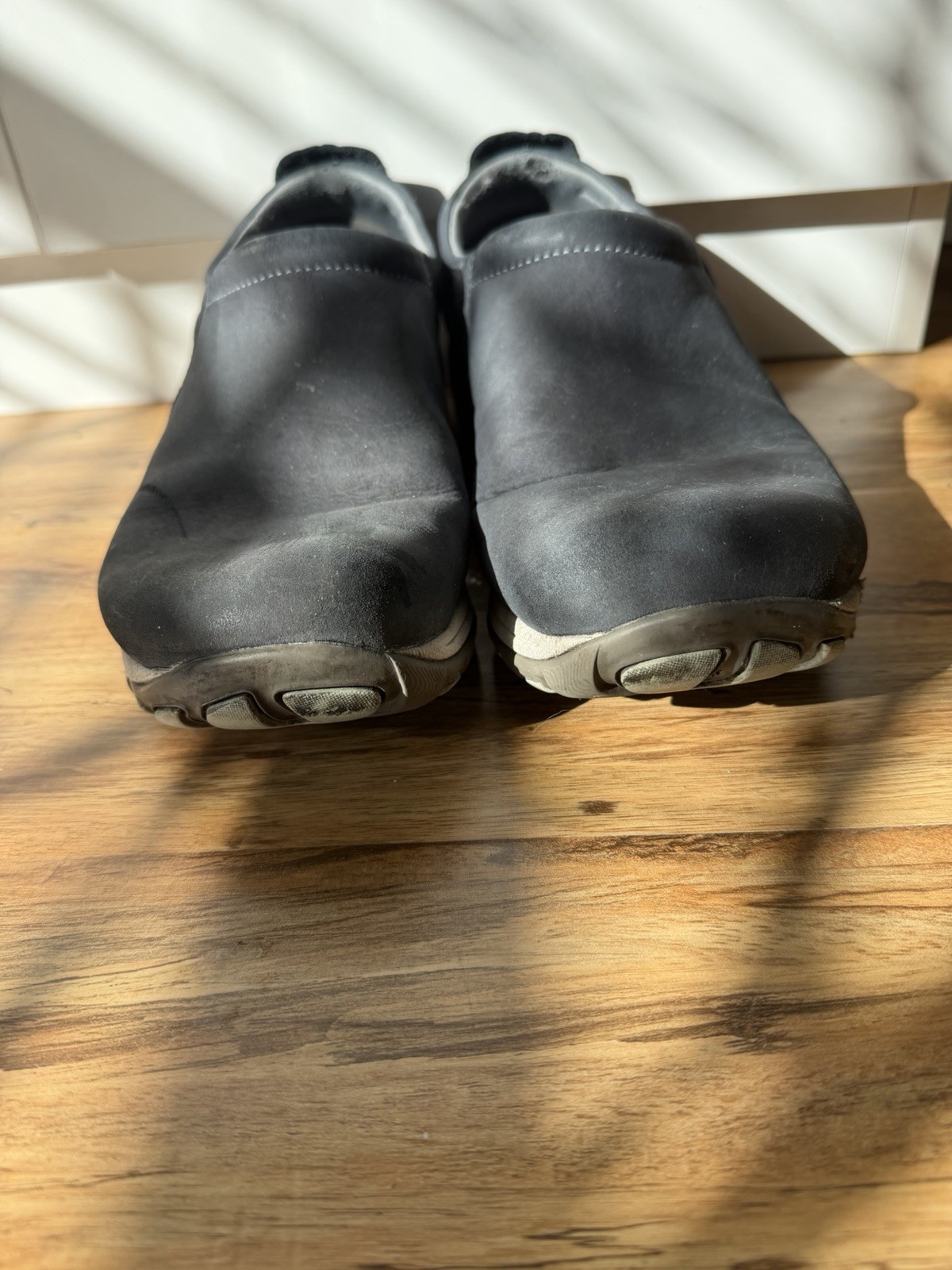Dansko Patti Women’s 41 Navy Blue Milled Nubuck Waterproof Slip-On Clogs Vibram