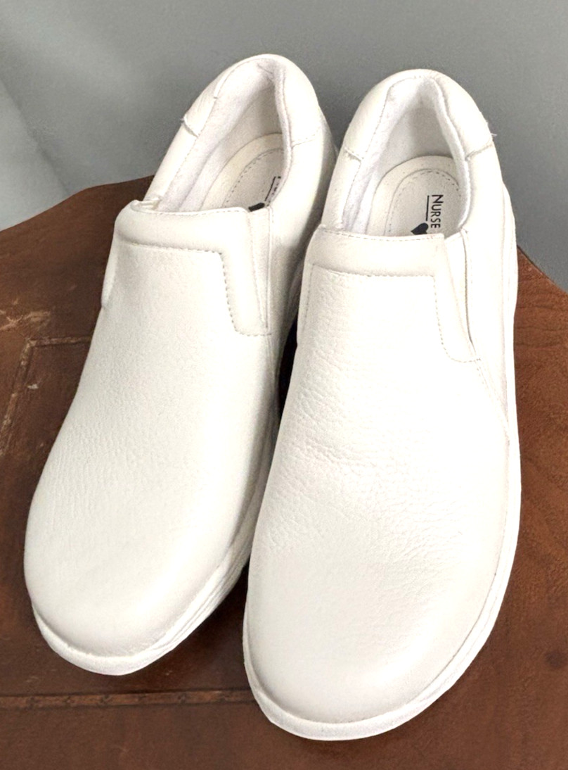 NWOT Nurse Mates Size 6.5 Medium Dove White Leather Uppers Slip-Ons -Old Stock