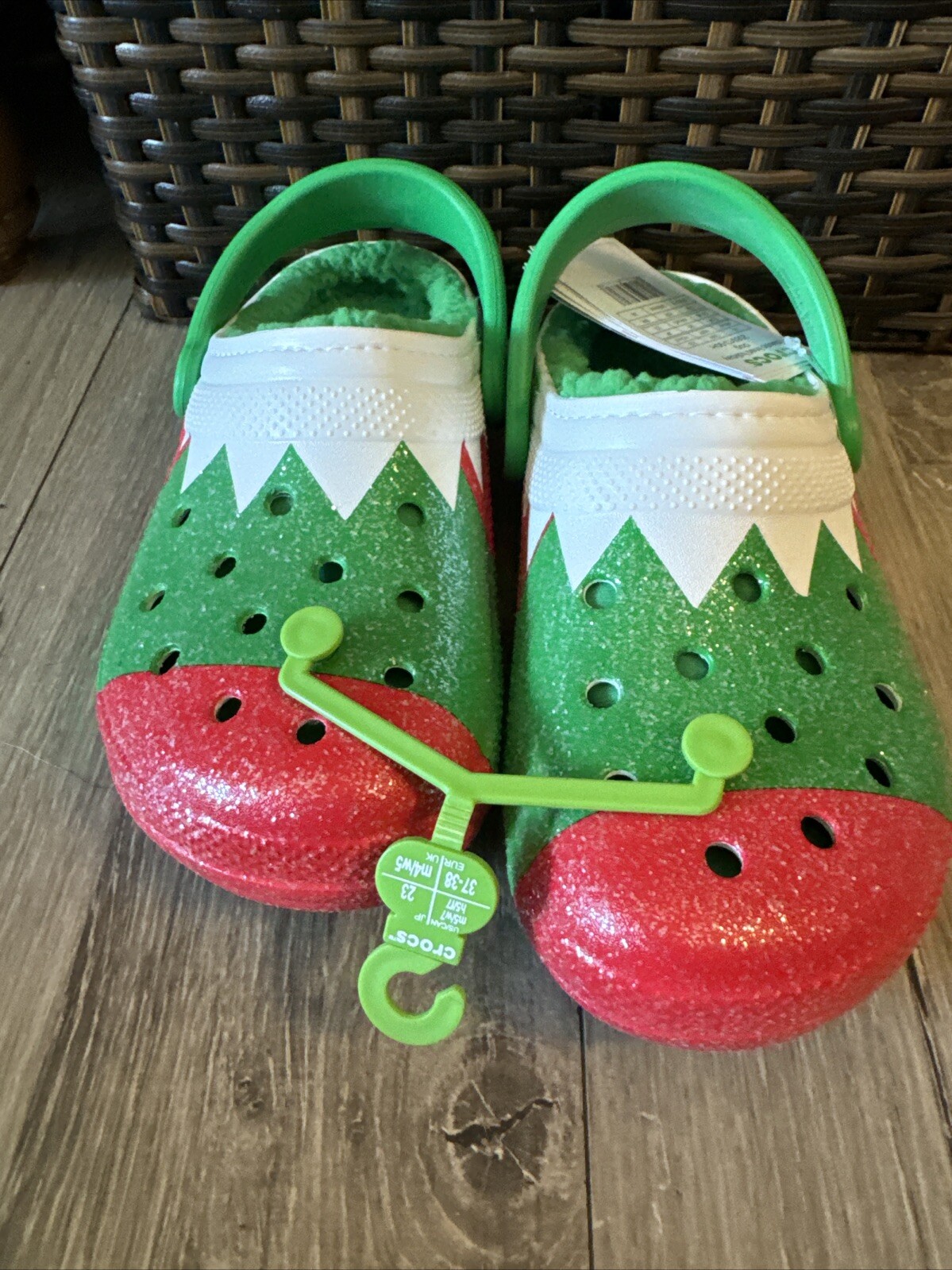 NWT Crocs Classic Lined Holiday Christmas Elf Fur Lined Clogs Shoes Size M5/W7