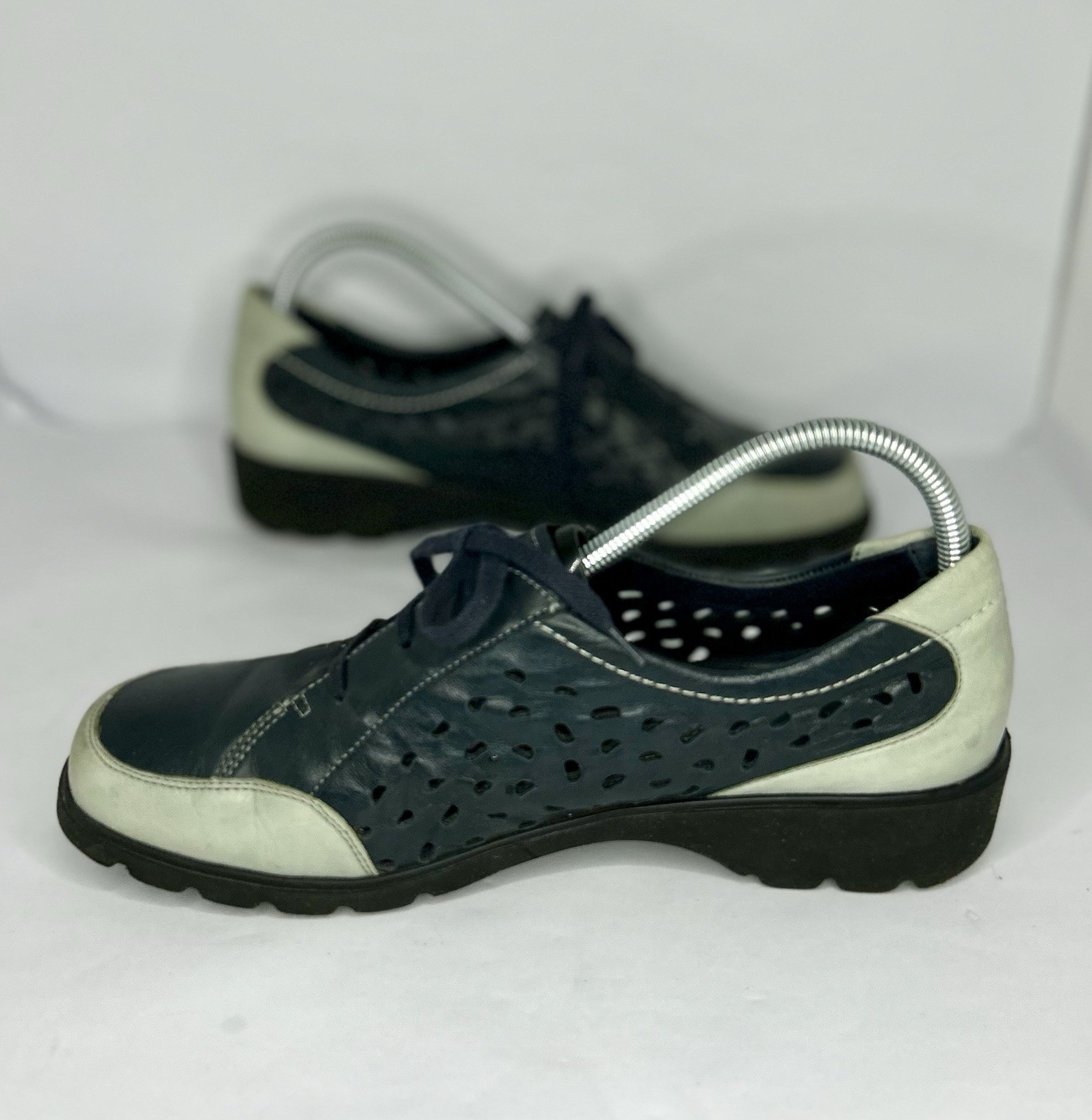 Ara Soft Womens 10 Navy Perforated Leather Sneakers Luftpolster Comfort Shoes