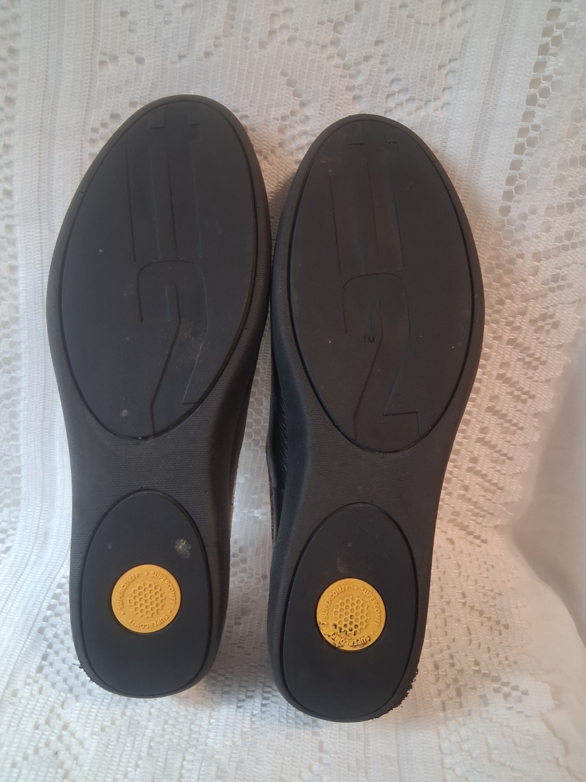 FitFlop Mary Jane’s Premium Black Leather w ‘snake skin’ print accent Sz 10/41