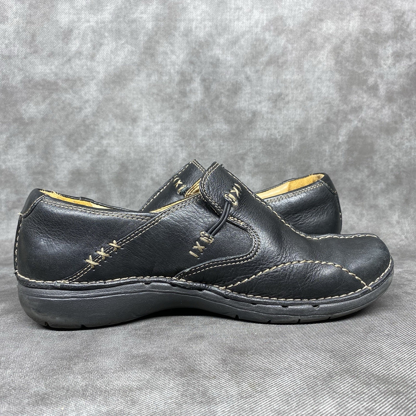 Clarks Unstructured Artisan Un Loop Black leather slip-on shoes Size 7.5