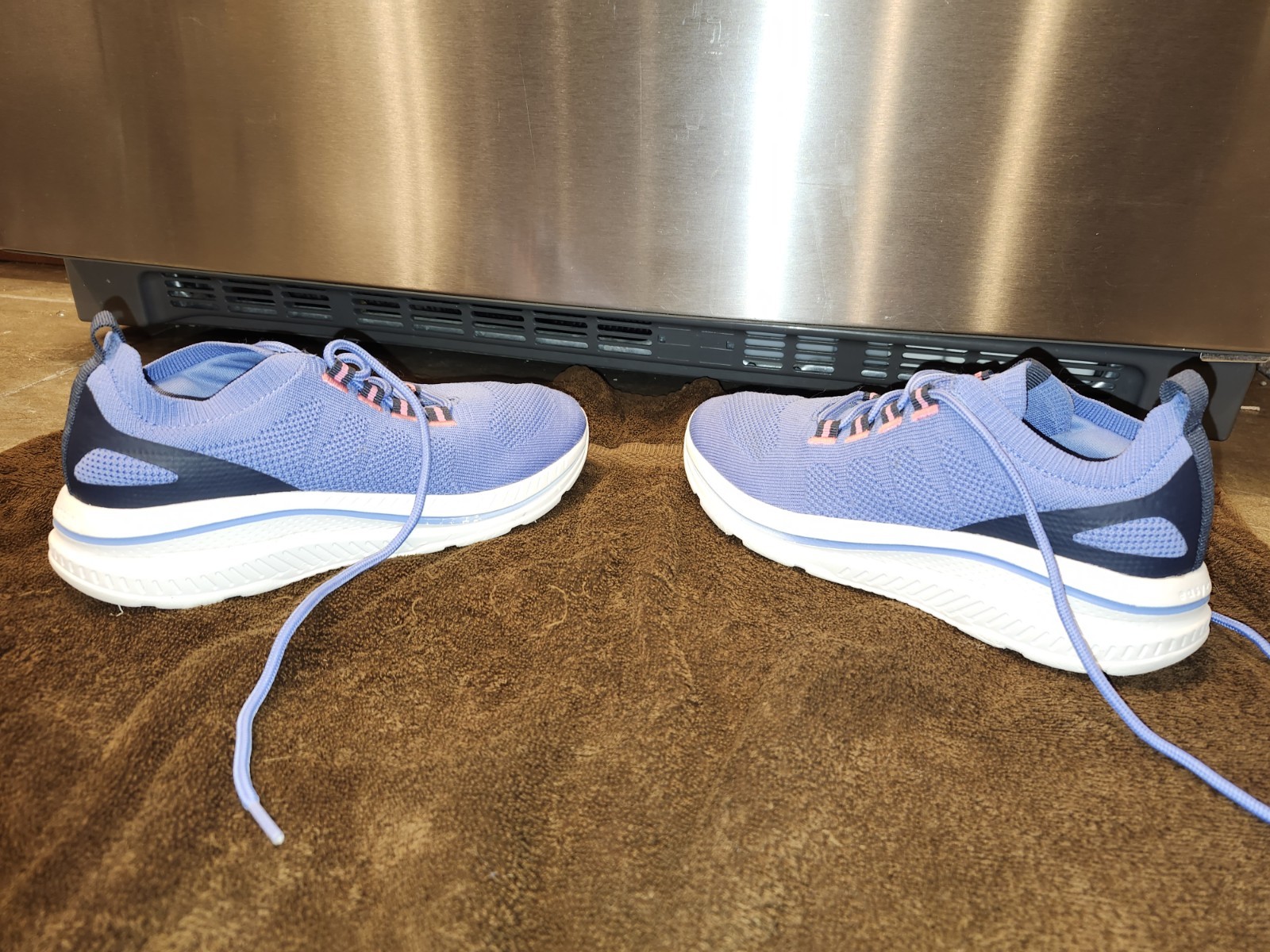 Easy Spirit Women’ NWOT Sneakers. Size 6.5. Casual Blue & Pink. FREE SHIPPING!⚡⚡