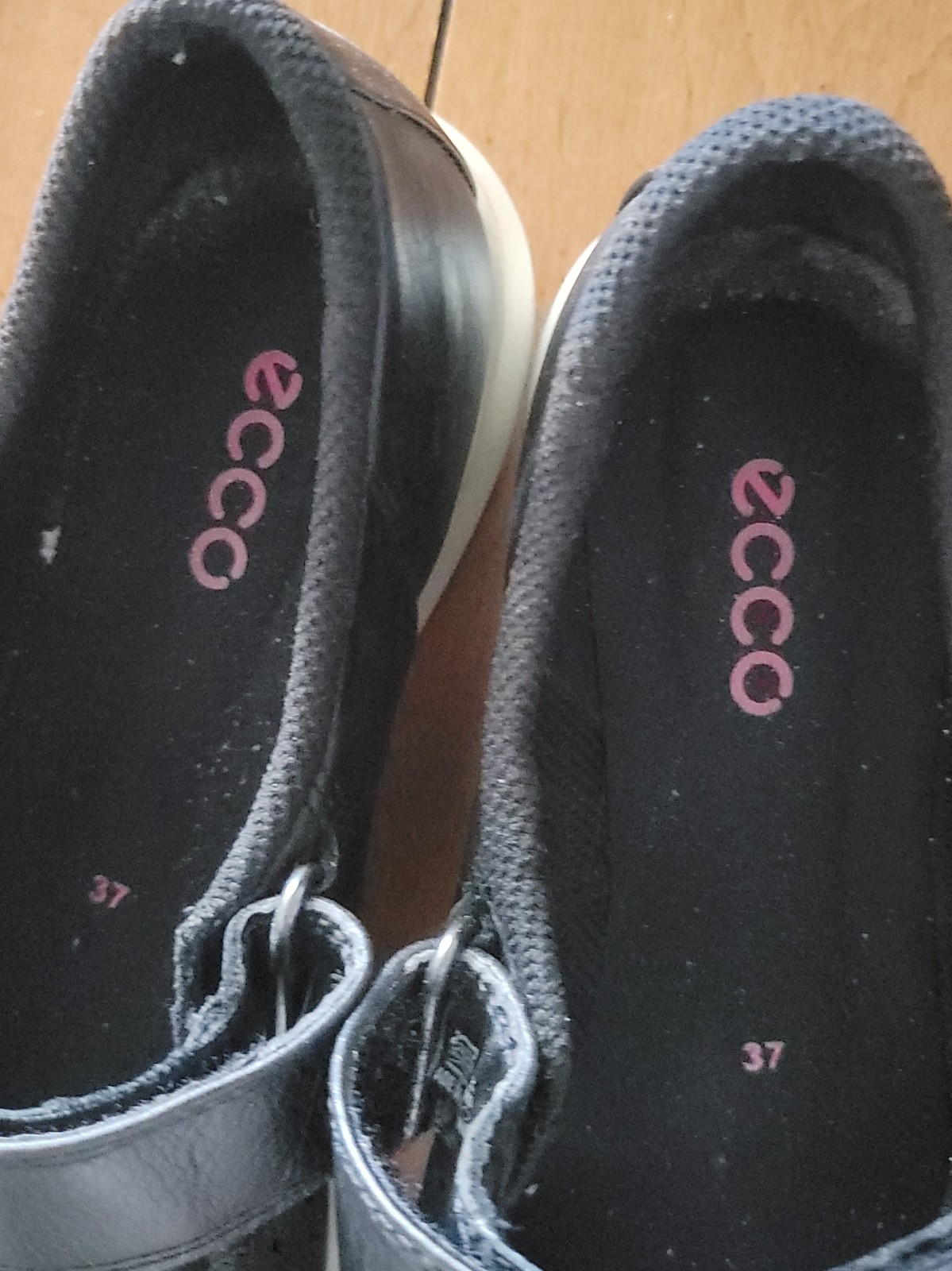 Ecco Sence Womens Size 37 Black Shoe