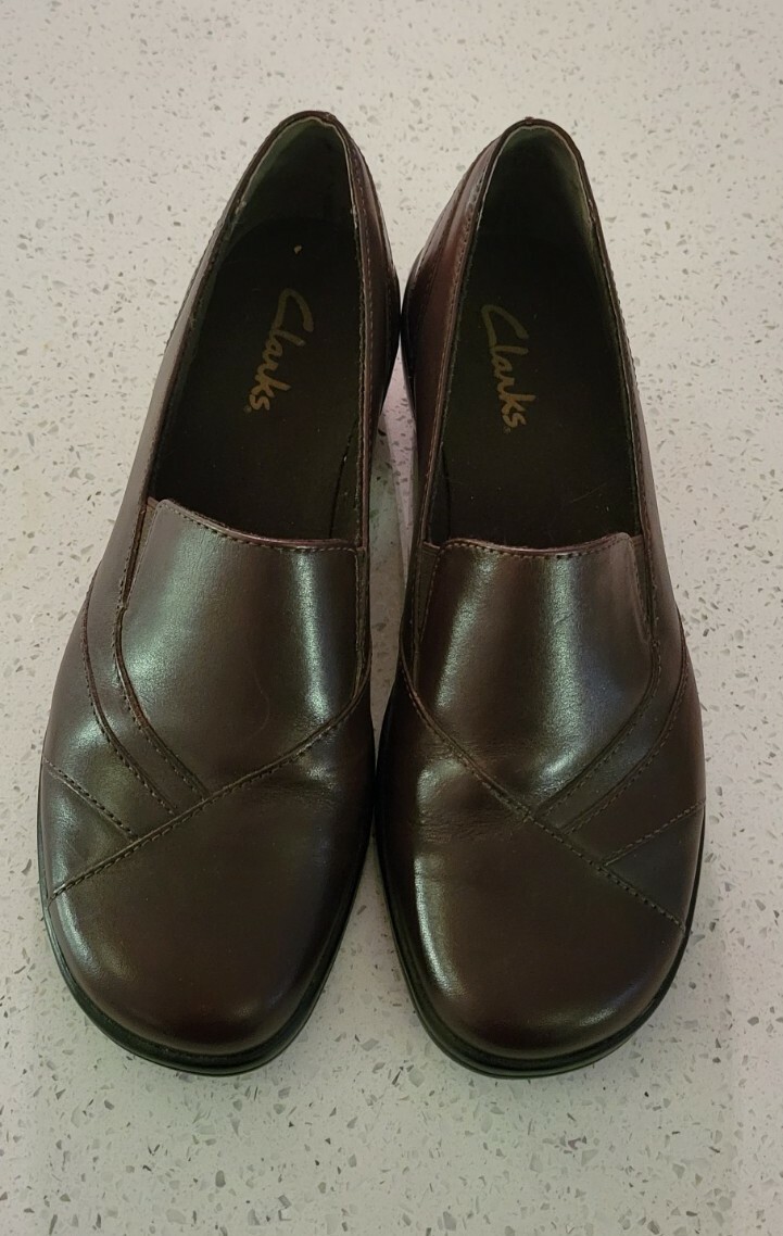Clarks Womens 6.5M Blackberry Leather Slip On Loafers Shoes Brown 84630