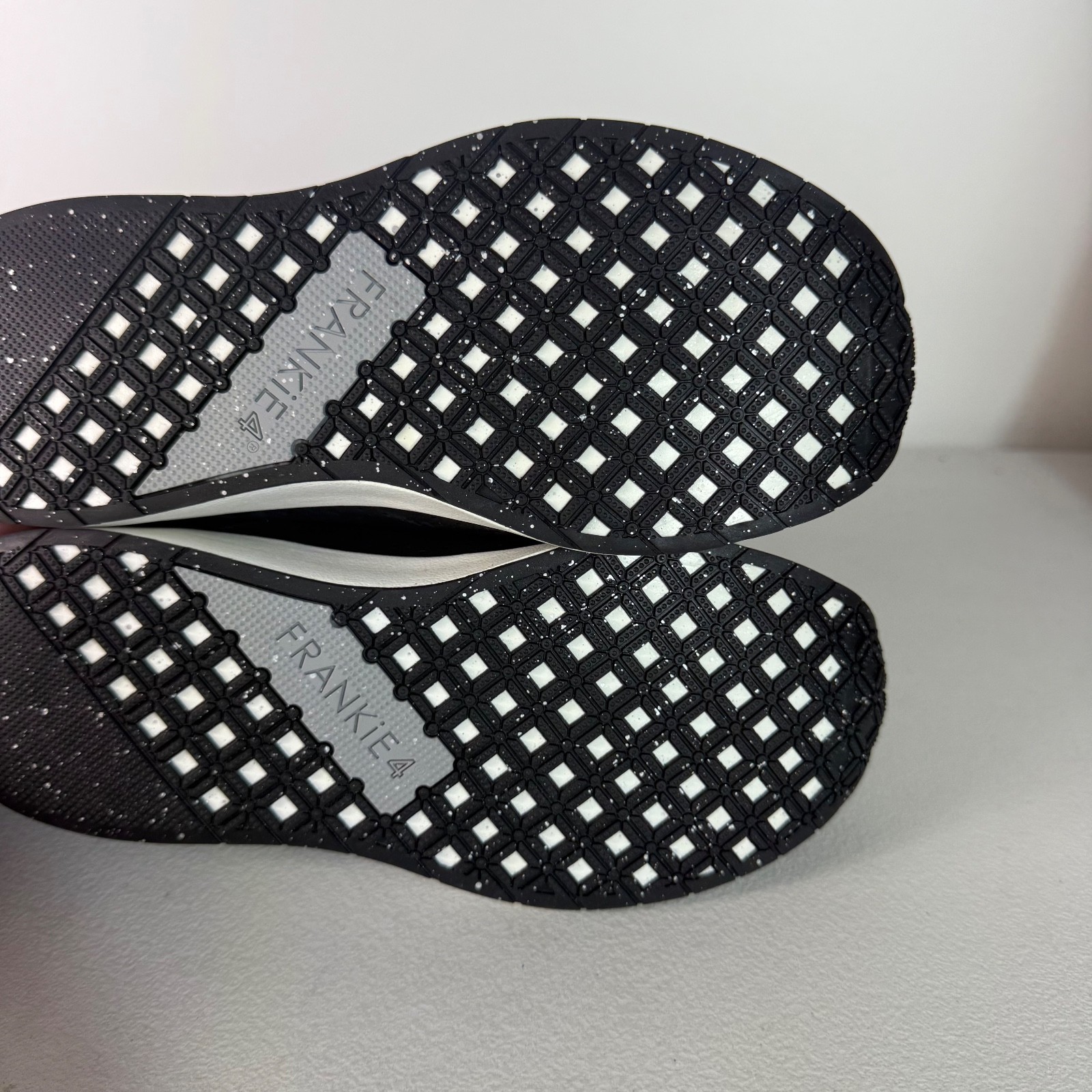 Frankie4 Trixie II Shoes Women’s US 7.5 UK 5 Comfort Low Top Black