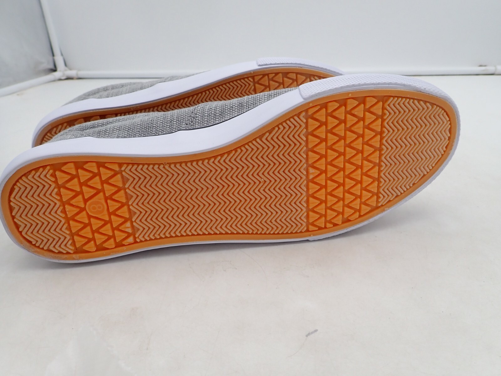 NEW Women’s Molly Apparel Sneakers – Universal Thread Size 8 M Gray