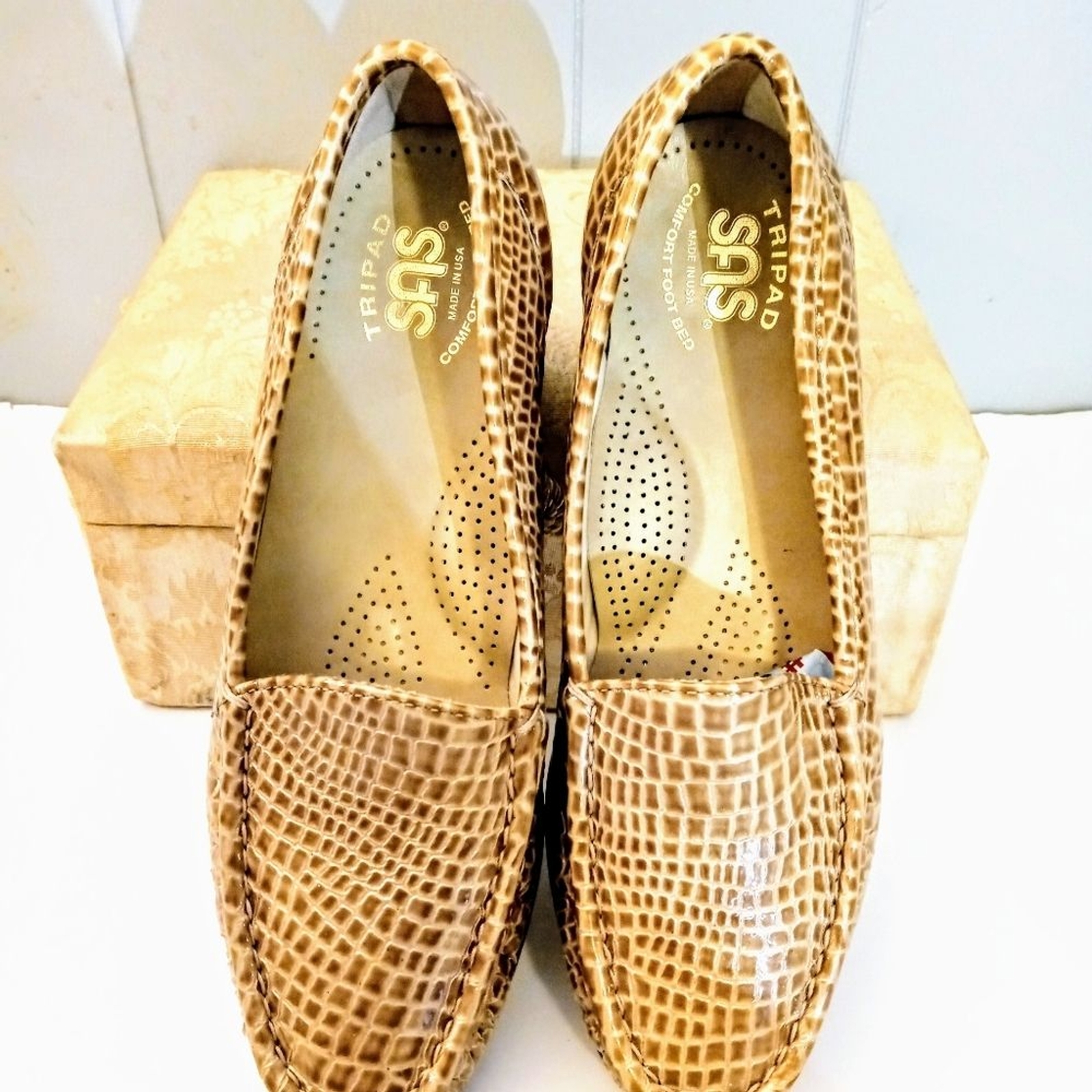 SAS Vintage Snakeskin embossed Patent Leather Loafer sz 7