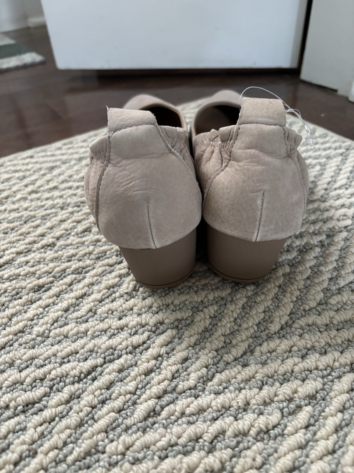 Blondo Etta Ballet Shoes Pointed Toe Low Wedge Taupe Leather Women’s Size 8