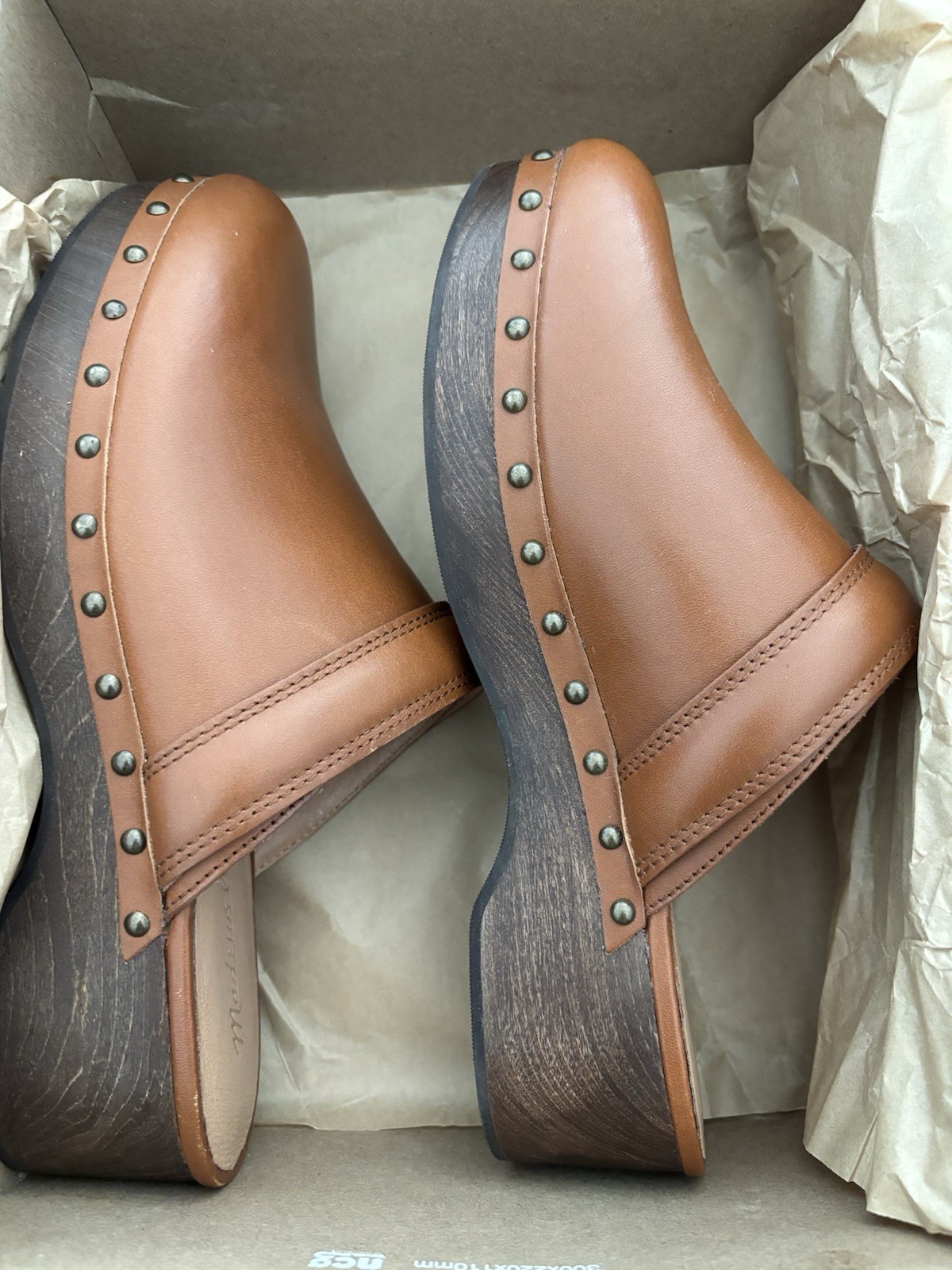 New with Box Madewell Leather Clogs, English Saddle brown, Women’s Size 9