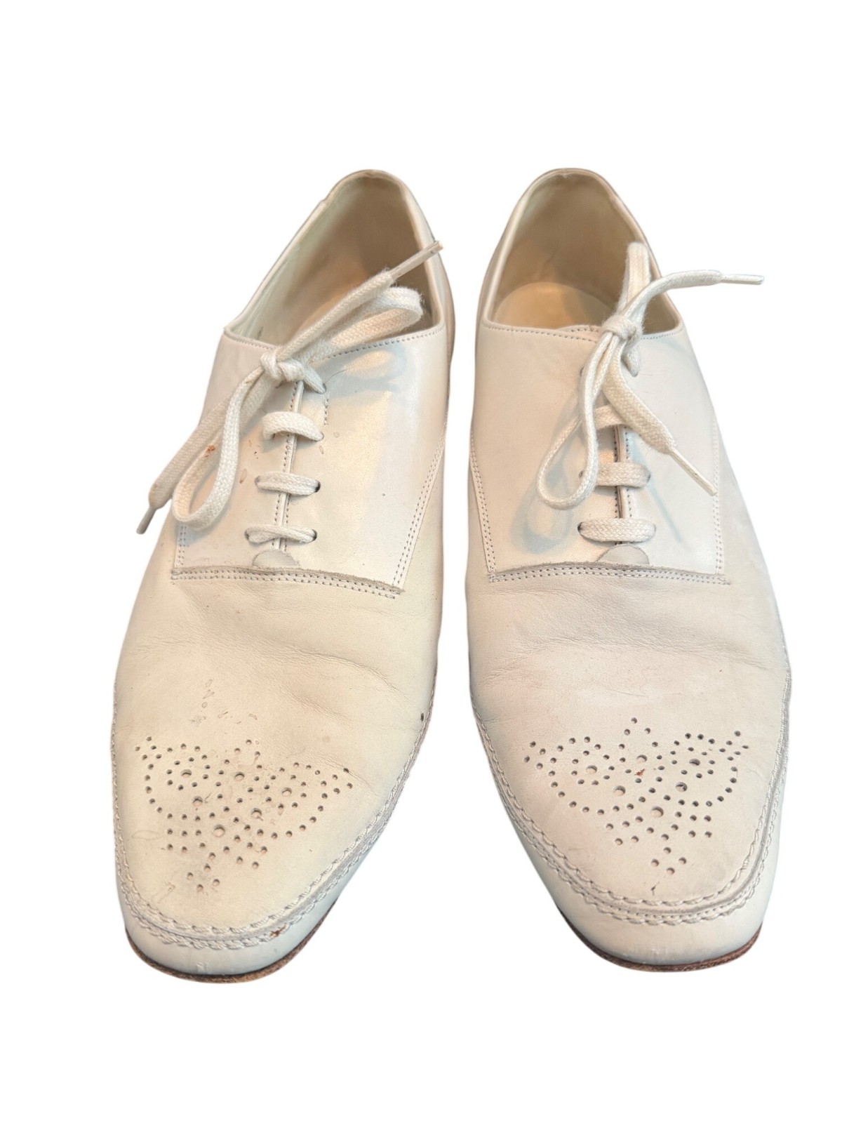 Bally Womens Vasano White Leather Oxford Shoes Size 7.5 Perforated Toe Design