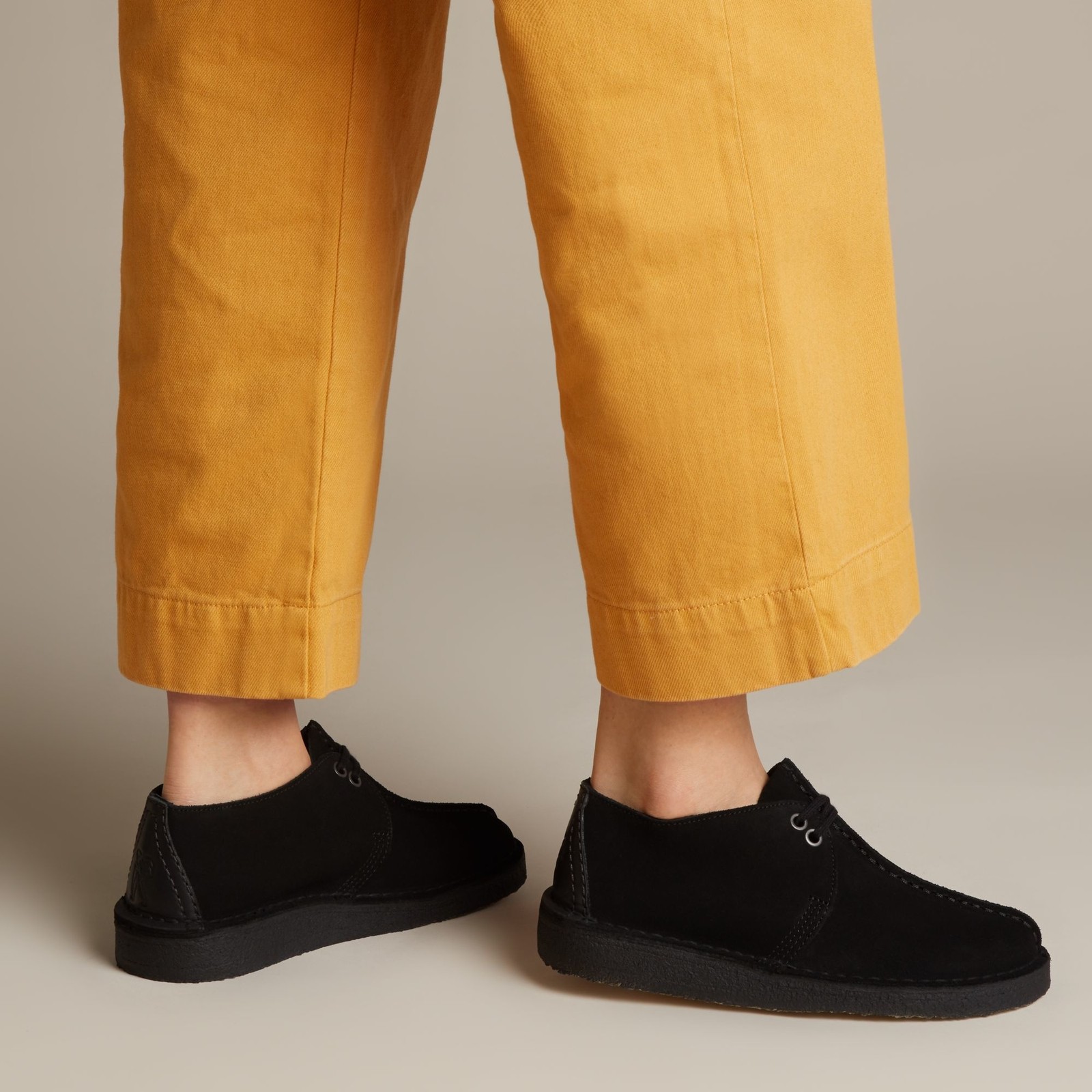Clarks Women’s Desert Trek Black Suede 26165566