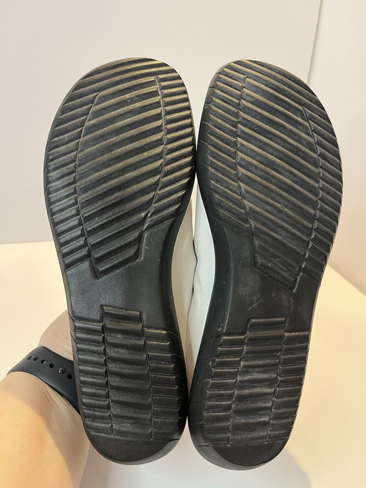 BALLY White Leather Slip On Shoes Italy Size 6.5 / 36.5 Comfort Minimalist
