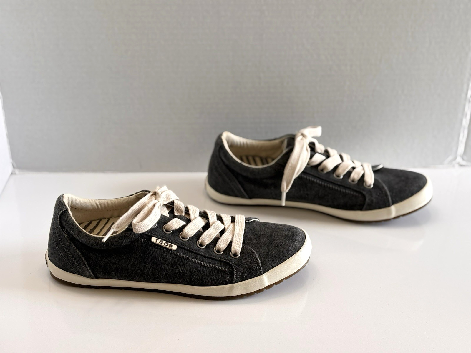 Taos Star Women’s Sz 8.5 Charcoal Wash Canvas Lace Up Comfort Sneaker STA-12844