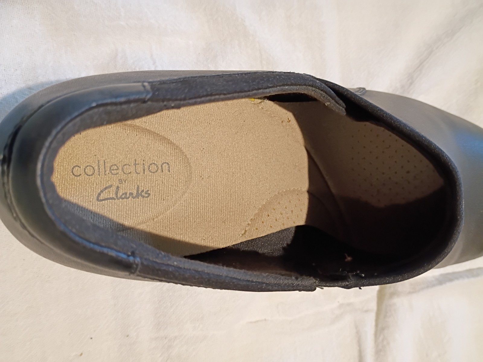 Clarks Women’s Emslie Summit Size 10 Black Leather Upper Slip On Comfort