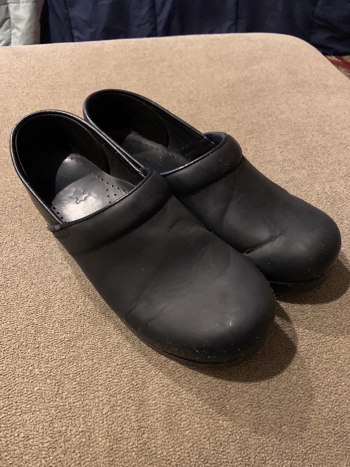 Women’s Size 39 (8.5-9) M Dansko Black Slip On Professional Clogs (TD)