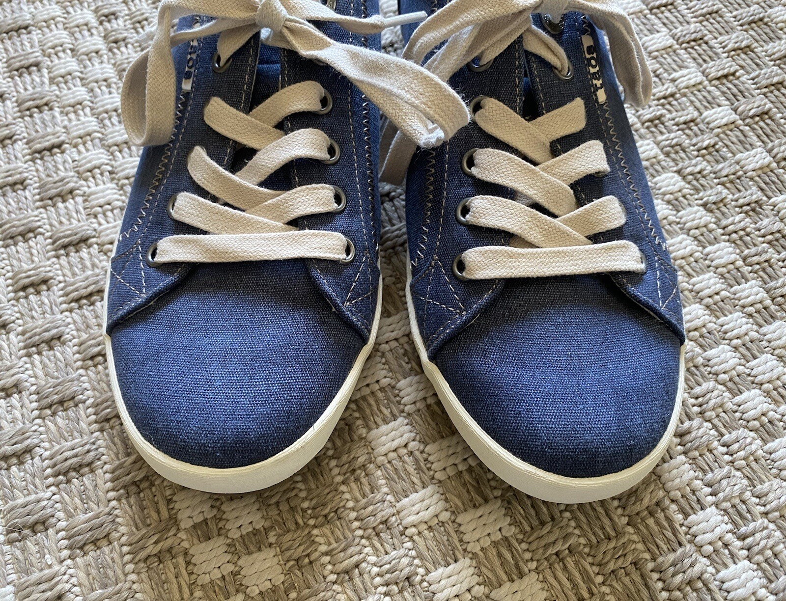 TAOS Star Sneakers Lace-up Shoes – Blue Washed Canvas **worn once** 8.5