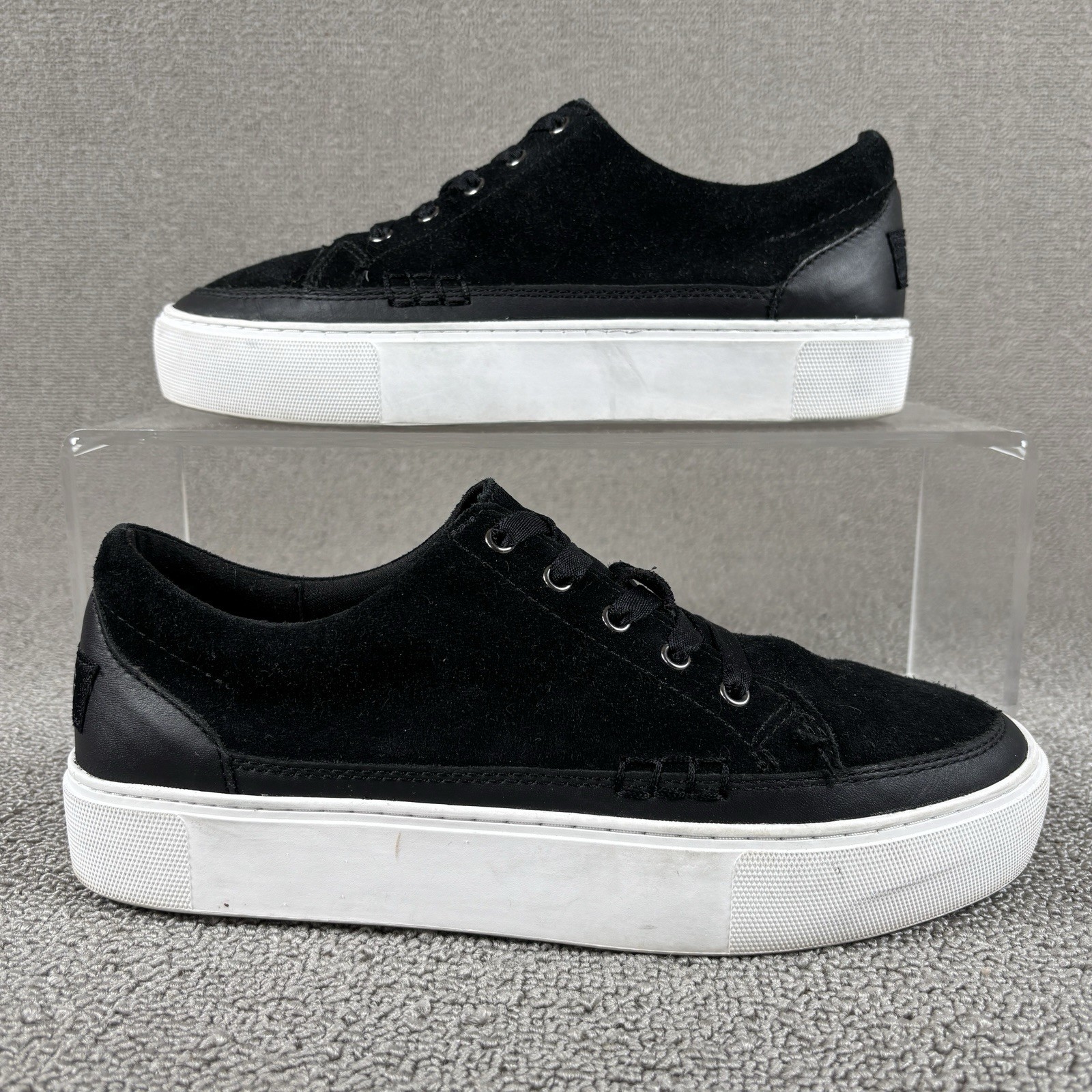 Ugg Zilo Sneakers Womens SZ 7 Black Suede Lace Up platform Shoes