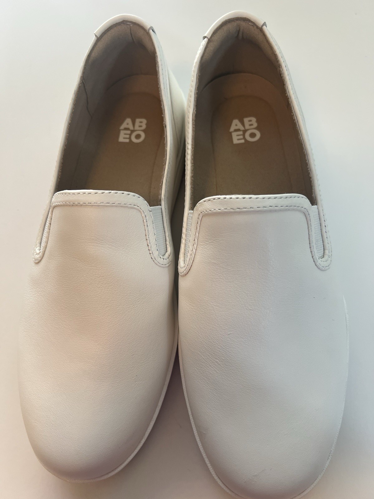 Abeo Encore Size 8.5 White Leather Slip On Preppy Casual Classic Loafer NWOT