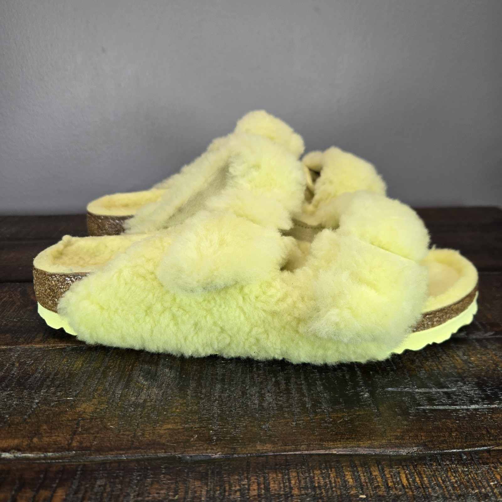 Birkenstock Arizona Shearling Womens 8 EU 39 Narrow Sandals Yellow Brown
