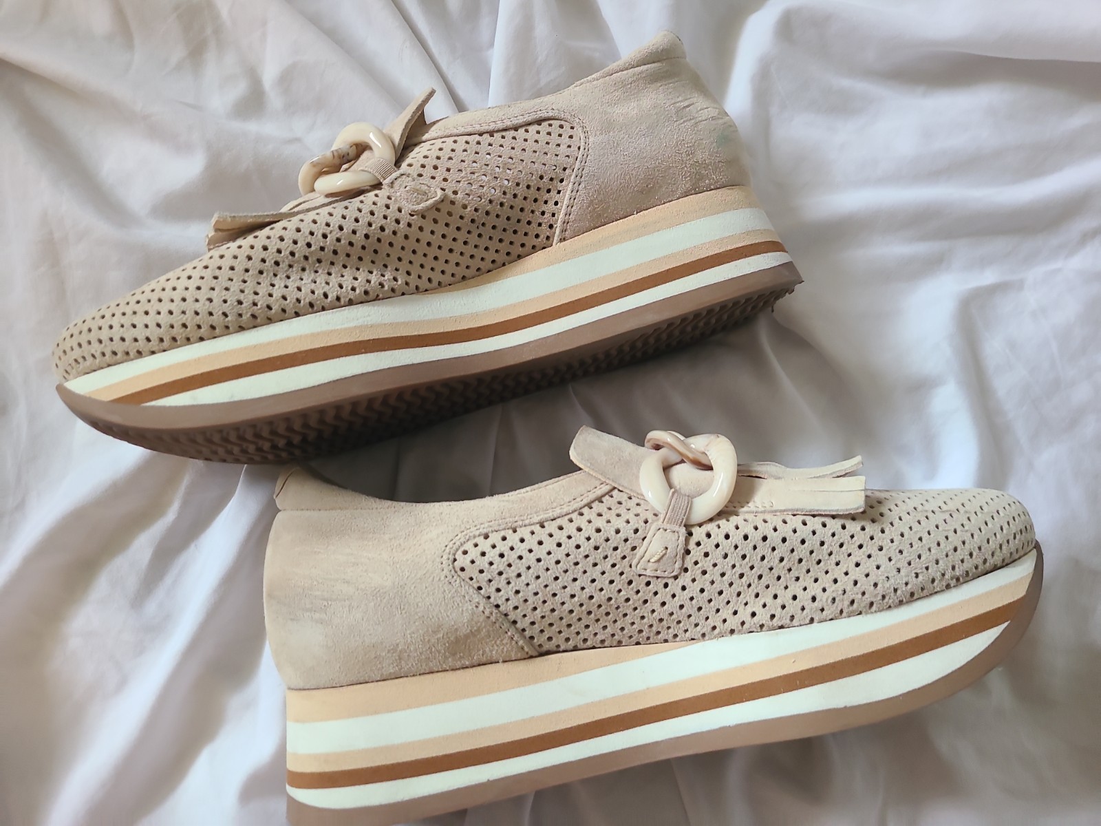 Softwaves Cadie Women’s 40 9.5- 10 Beige Leather Slip On Arch Support Sneaker
