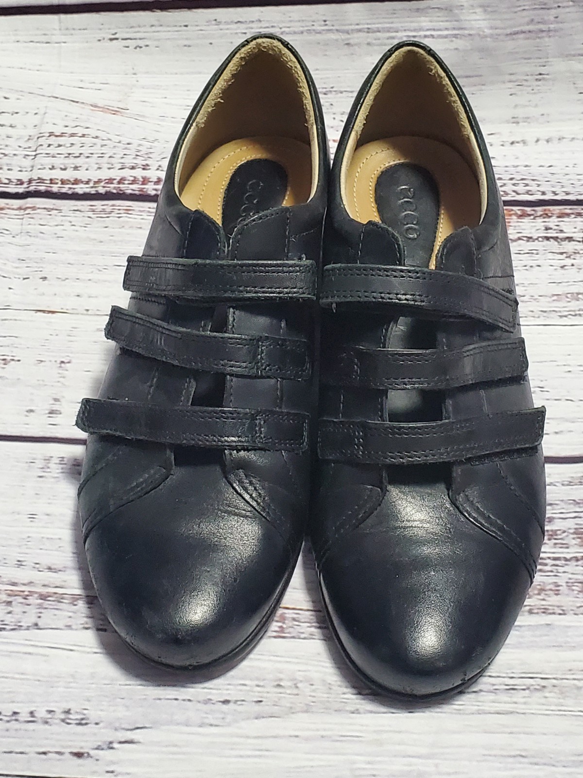 ECCO Shoes Womens Size 9.5 Black Leather Hook Loop Walking Comfort Sneakers