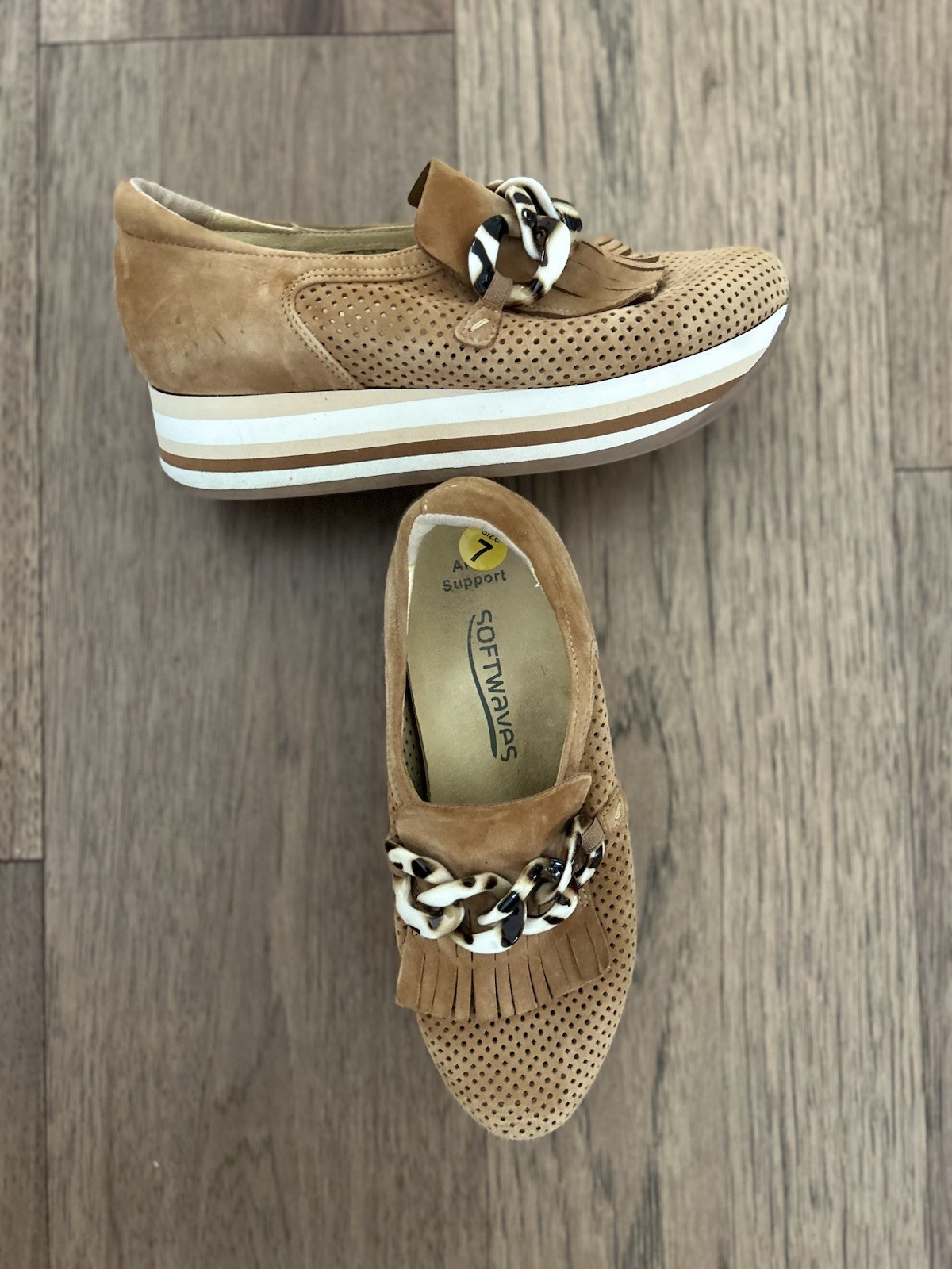 Softwaves Cadie Wedge Sneakers Tan Loafers Platform Suede Size 37.5 Women’s 7