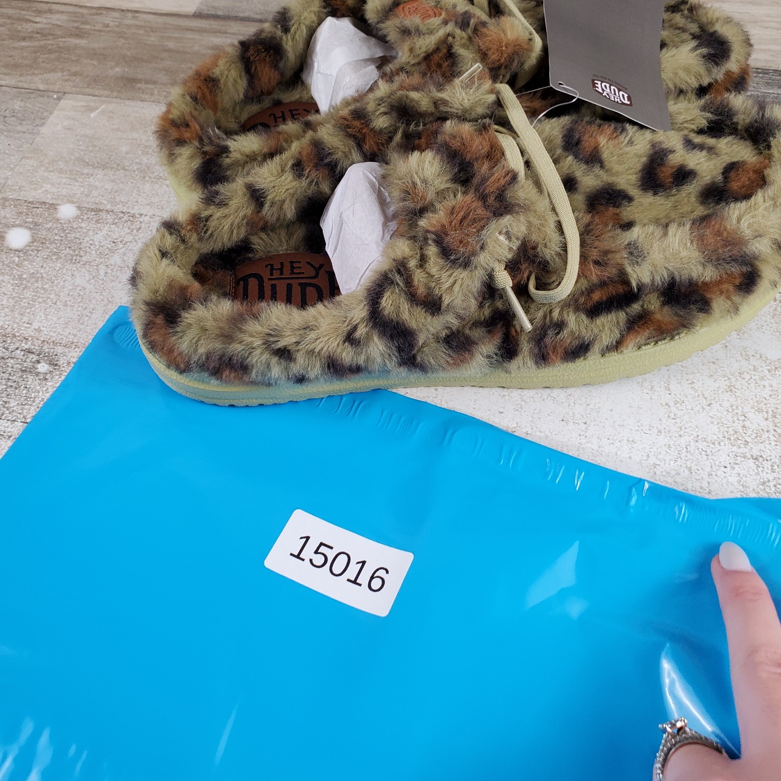 Hey Dude Wendy Slipper Leo Womens Shoes Sz 11 Green Multi Round Toe Comfort